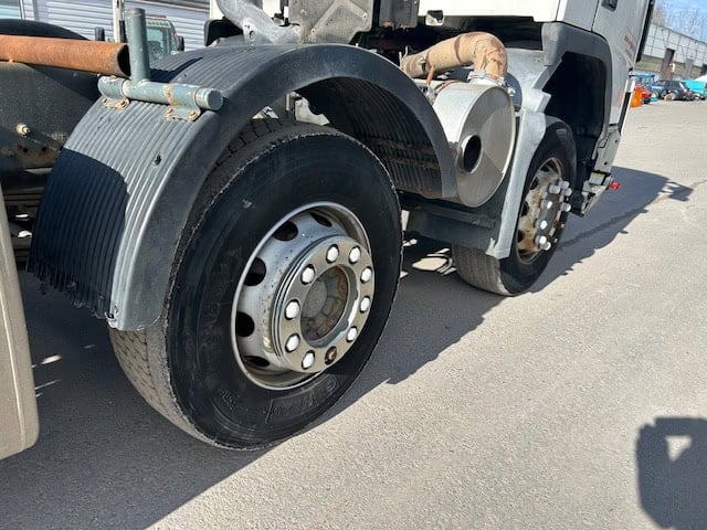 Volvo fm12 8x4 Alusta VM 2004 - Image 20