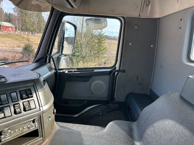 Volvo fm12 8x4 Alusta VM 2004 - Image 16