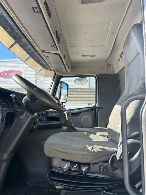 Volvo fm12 8x4 Alusta VM 2004 - Image 13