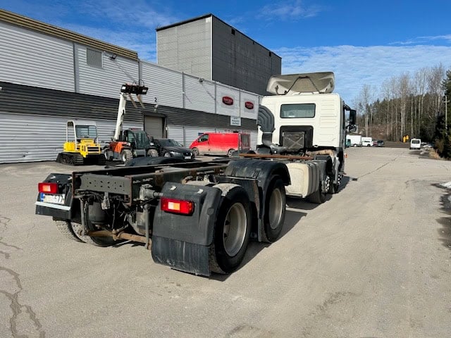 Volvo fm12 8x4 Alusta VM 2004 - Image 6