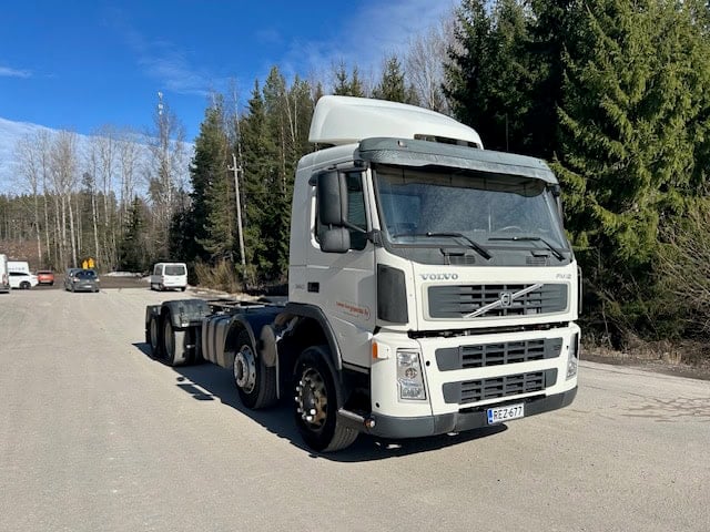 Volvo fm12 8x4 Alusta VM 2004 - Image 2