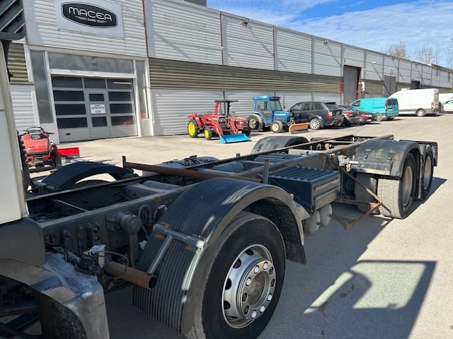 Volvo fm12 8x4 Alusta VM 2004 - Image 7