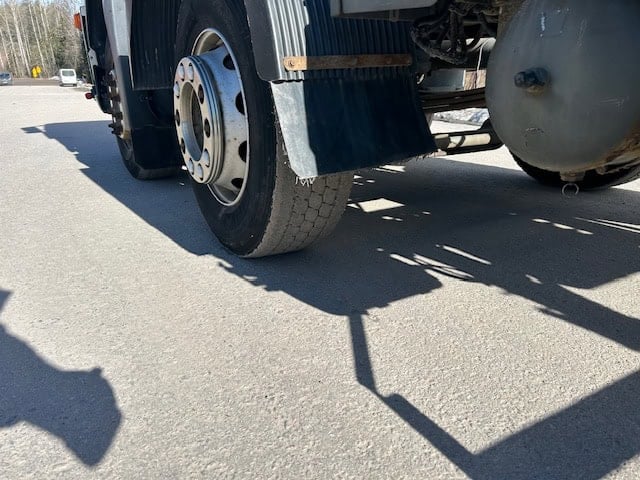 Volvo fm12 8x4 Alusta VM 2004 - Image 8