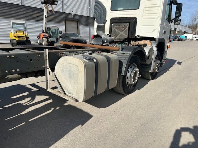 Volvo fm12 8x4 Alusta VM 2004 - Image 21
