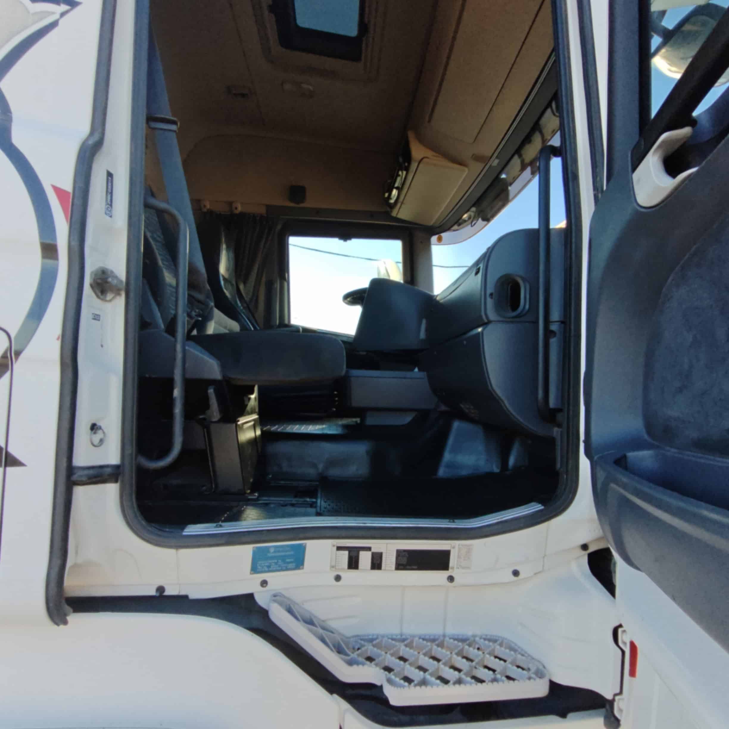 Scania R620 6X2 Koukkulava-auto vm 2009 - Image 14