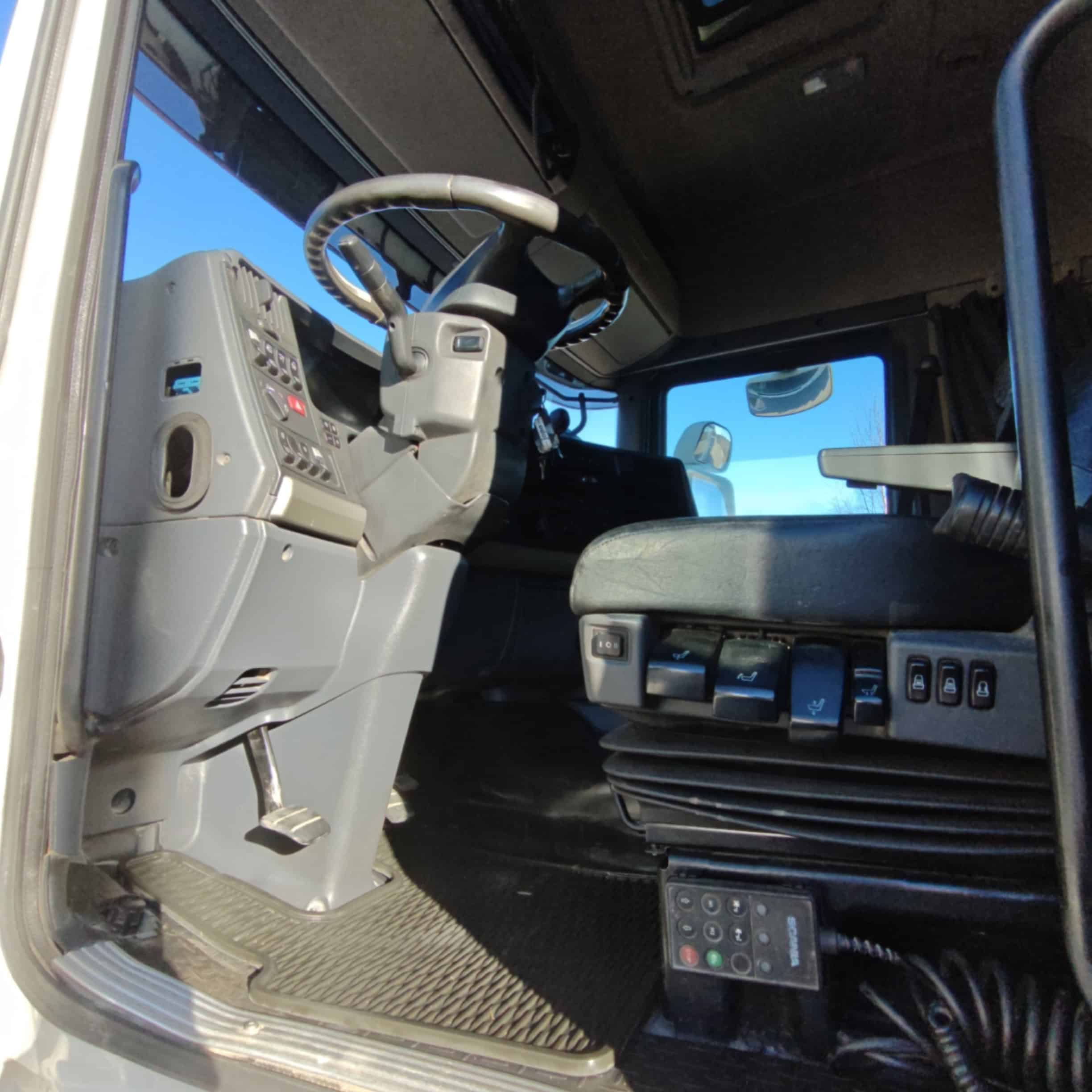 Scania R620 6X2 Koukkulava-auto vm 2009 - Image 11