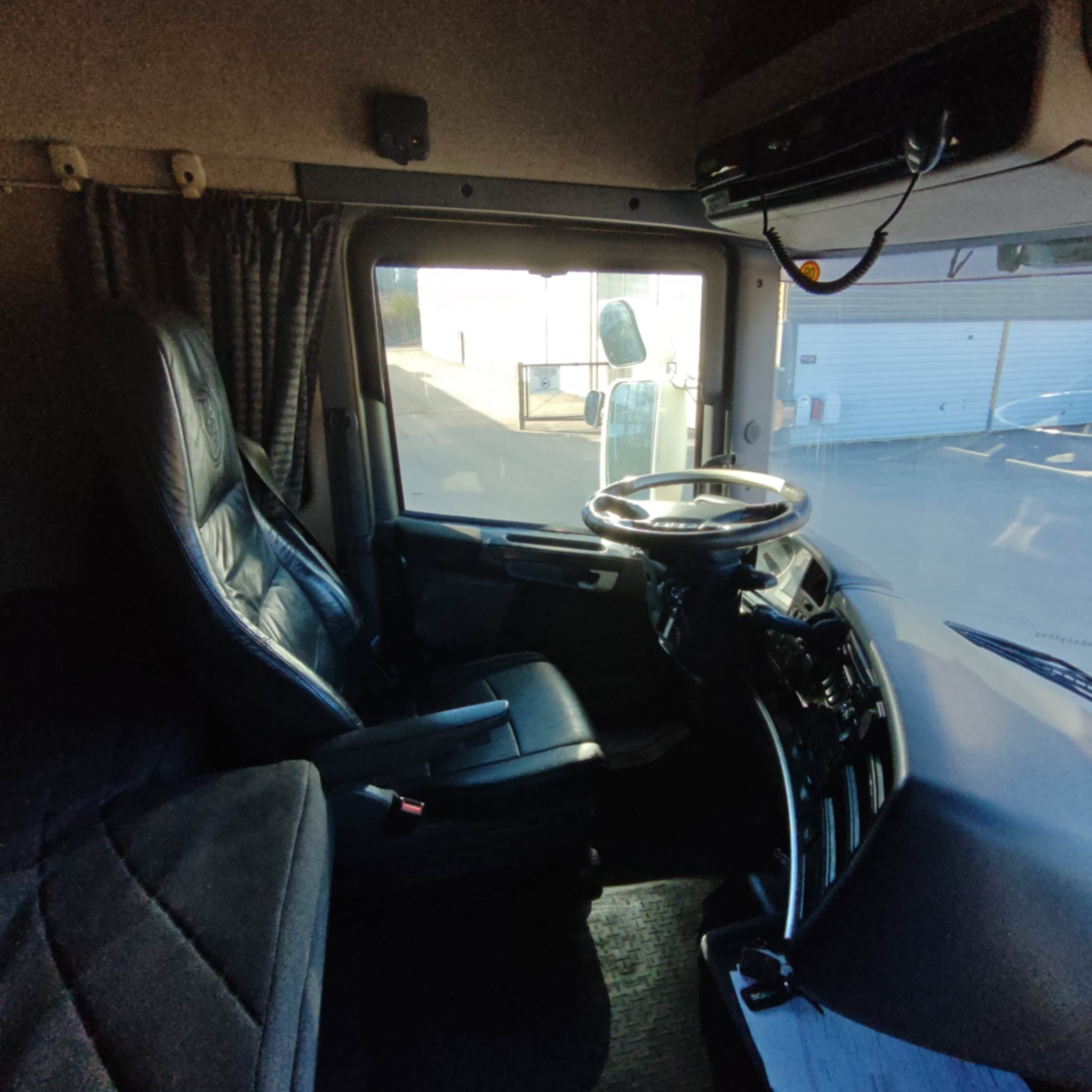 Scania R620 6X2 Koukkulava-auto vm 2009 - Image 26