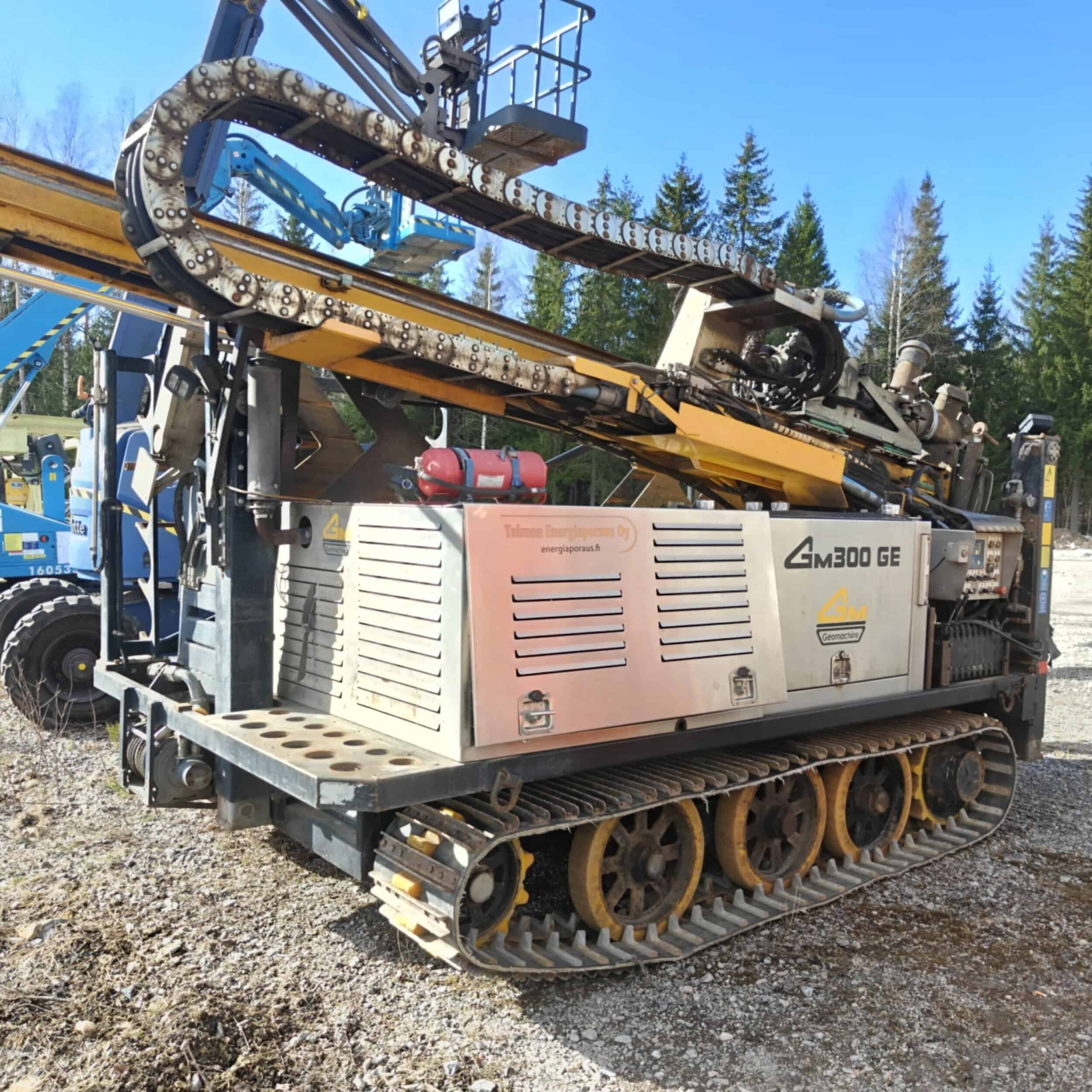 Geomachine GM300 kaivon-/maalämpöporavaunu vm 2014