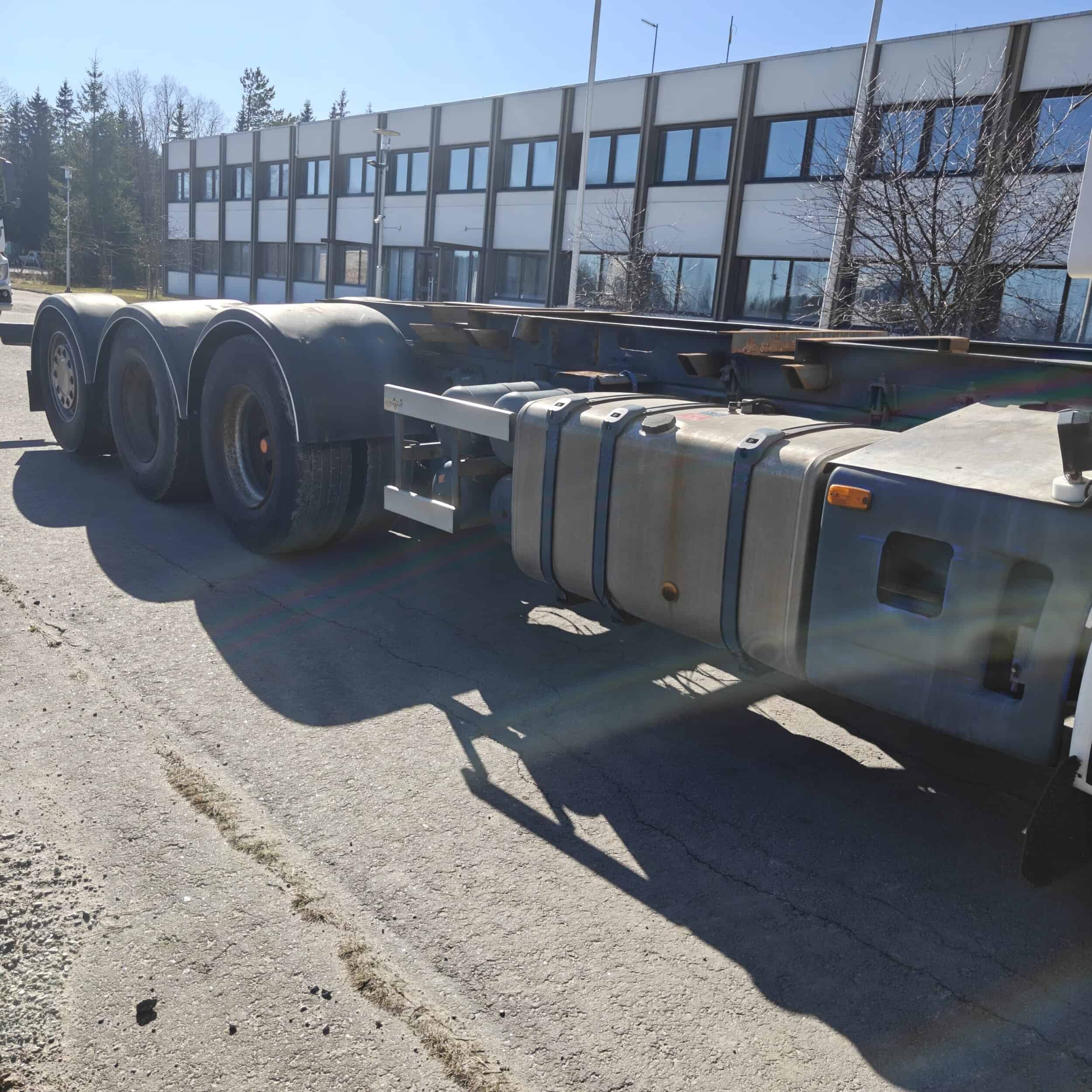 Scania R480 8X4 Tridem alusta vm 2009 - Image 20