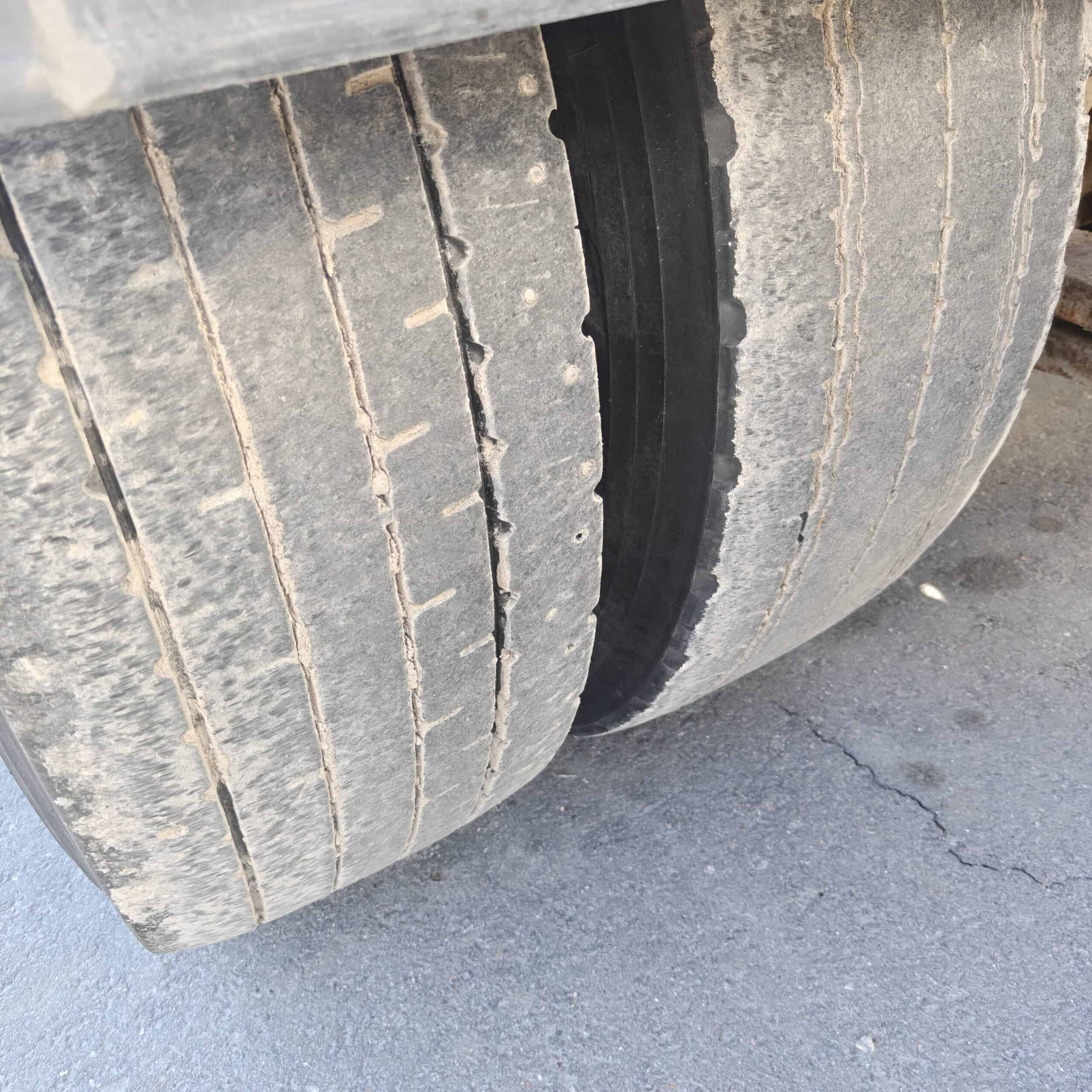 Scania R480 8X4 Tridem alusta vm 2009 - Image 13