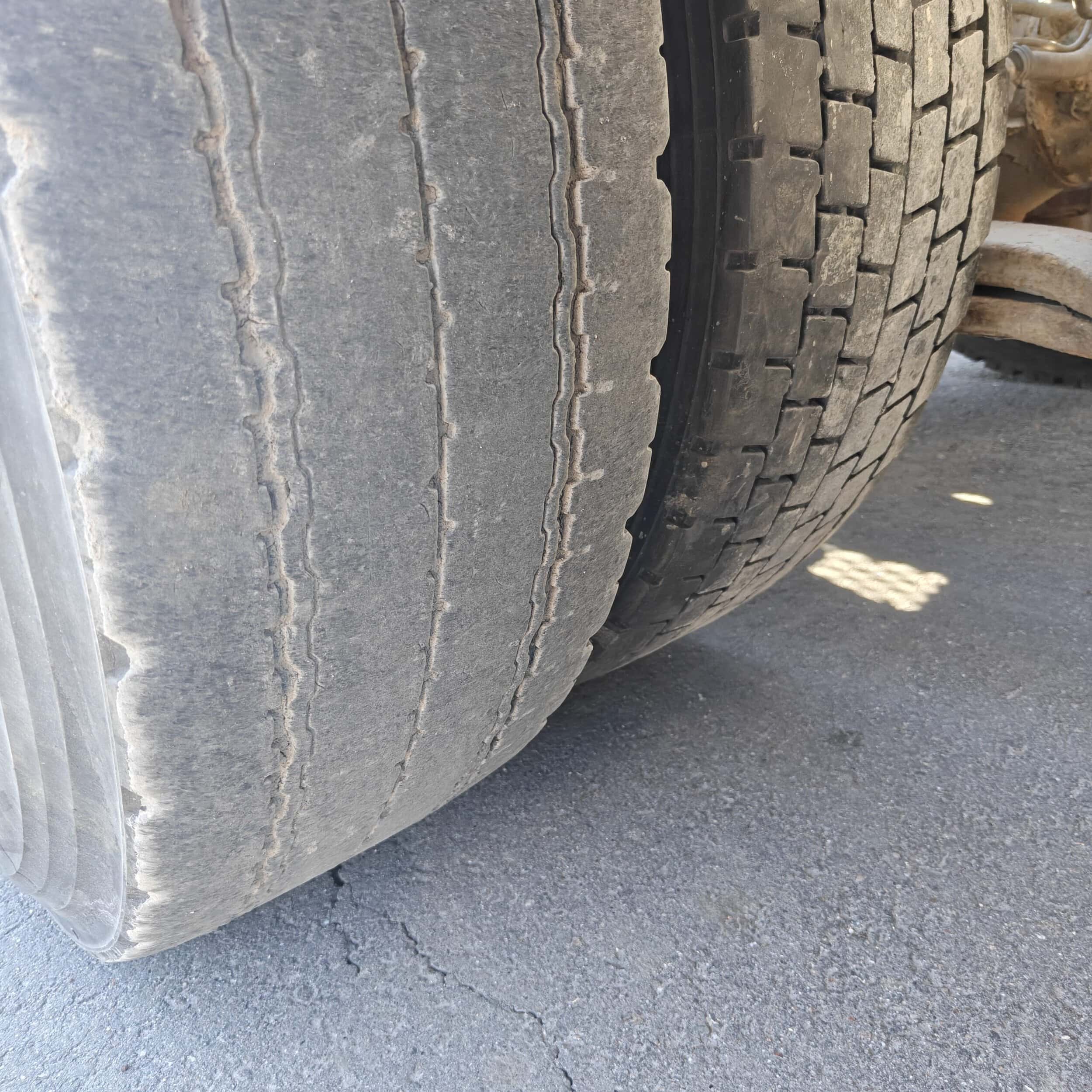 Scania R480 8X4 Tridem alusta vm 2009 - Image 14