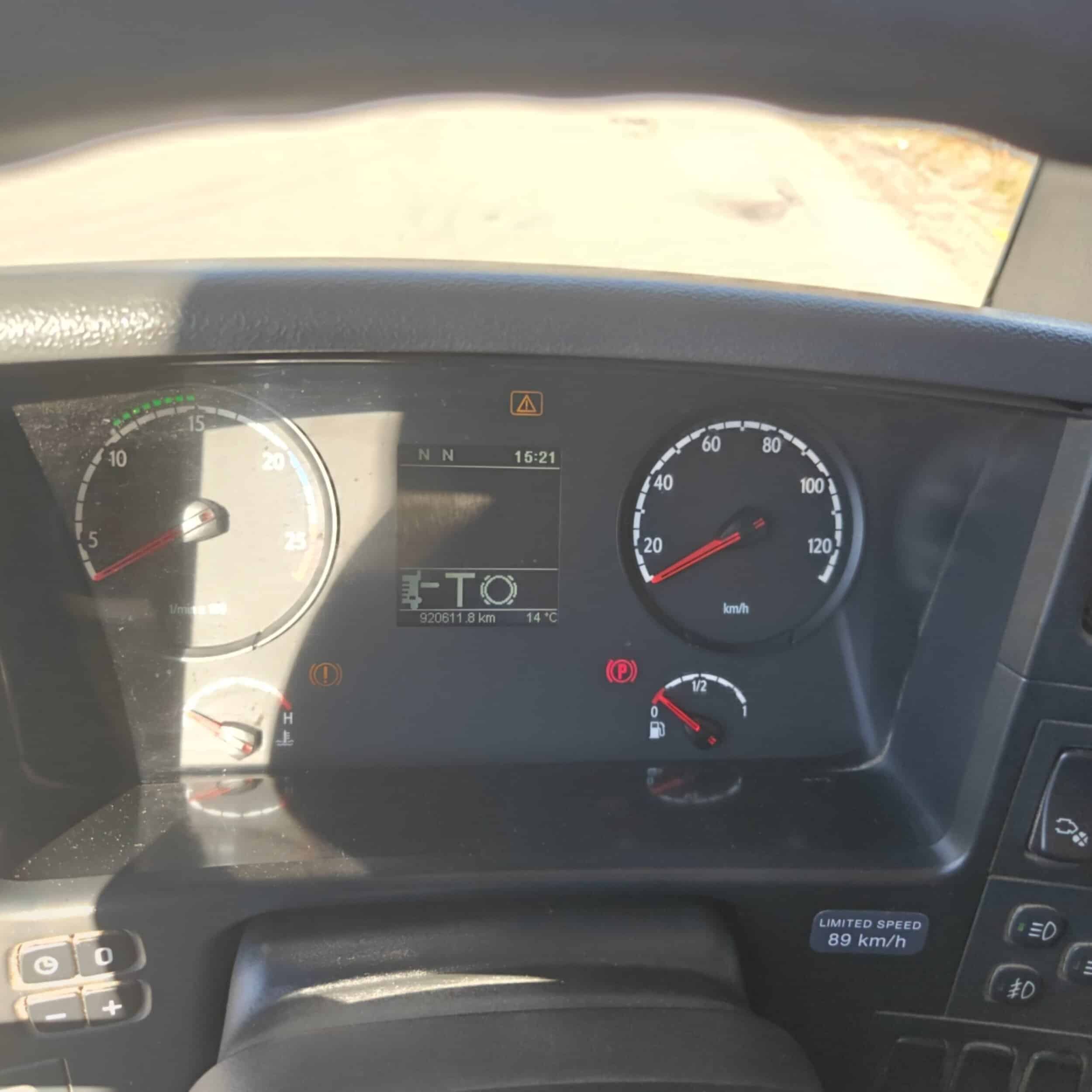 Scania R480 8X4 Tridem alusta vm 2009 - Image 17