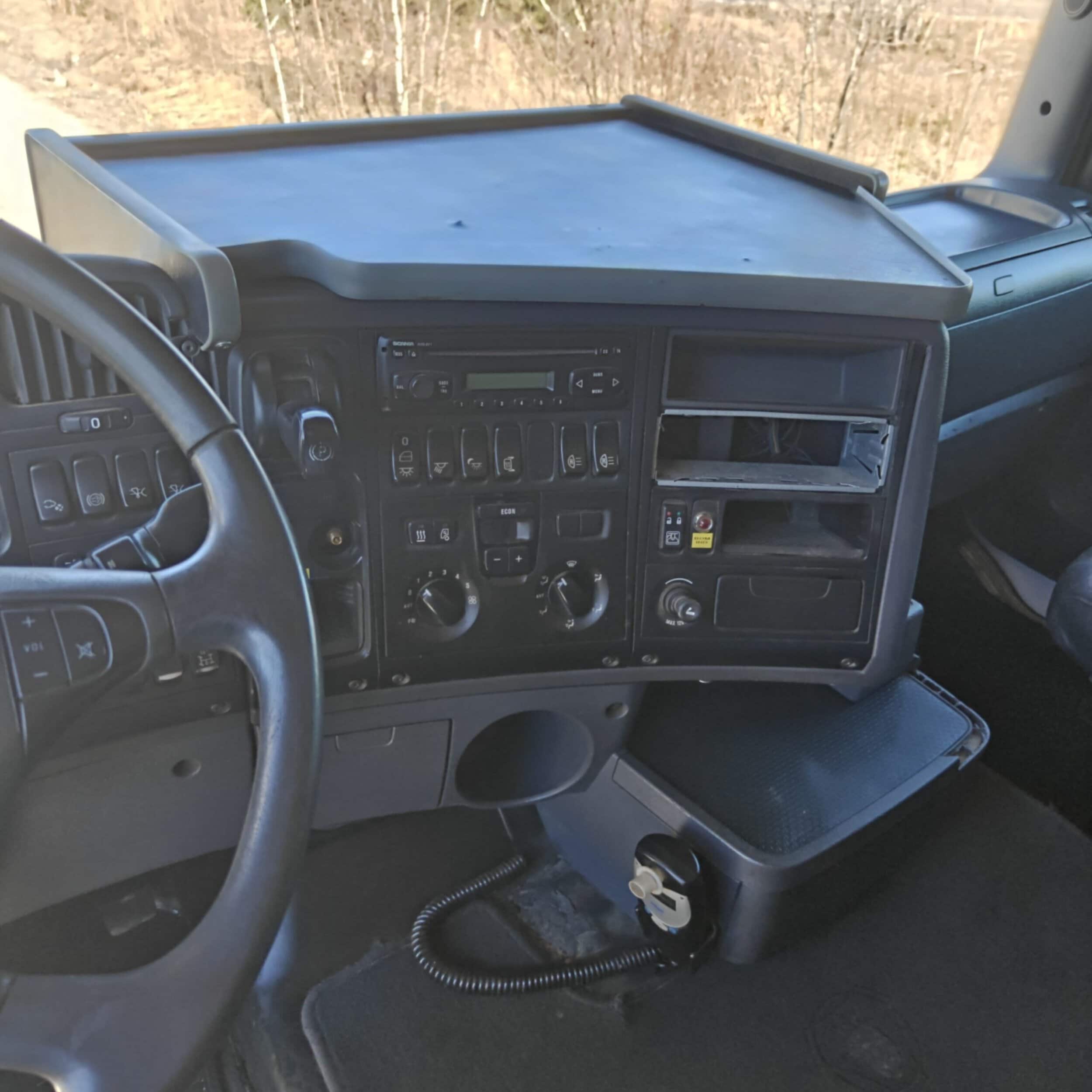 Scania R480 8X4 Tridem alusta vm 2009 - Image 16