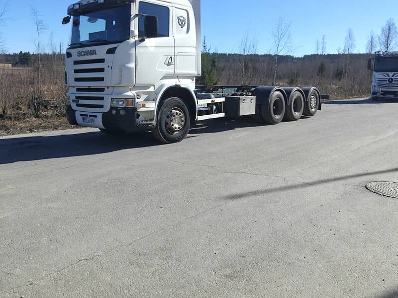 Scania R480 8X4 Tridem alusta vm 2009