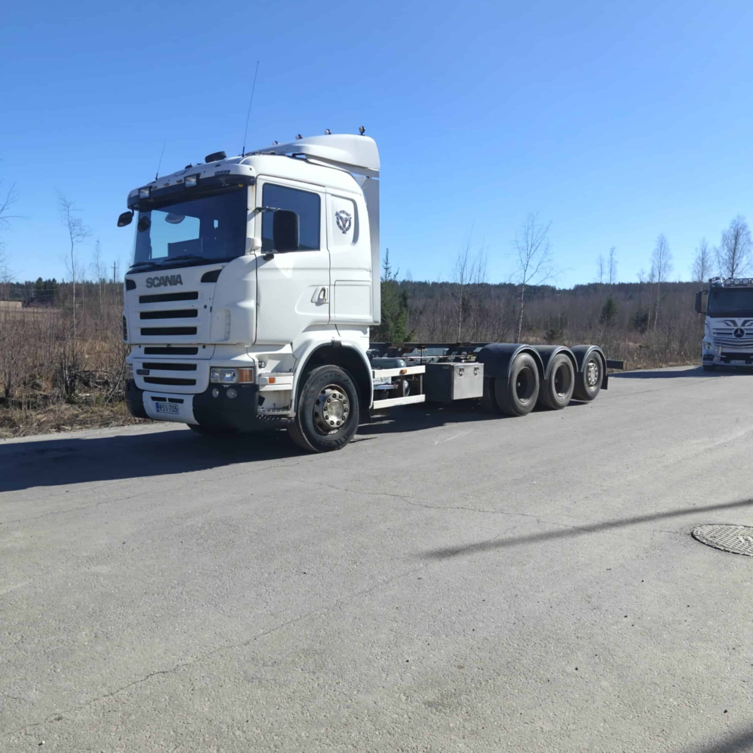 Scania R480 8X4 Tridem alusta vm 2009