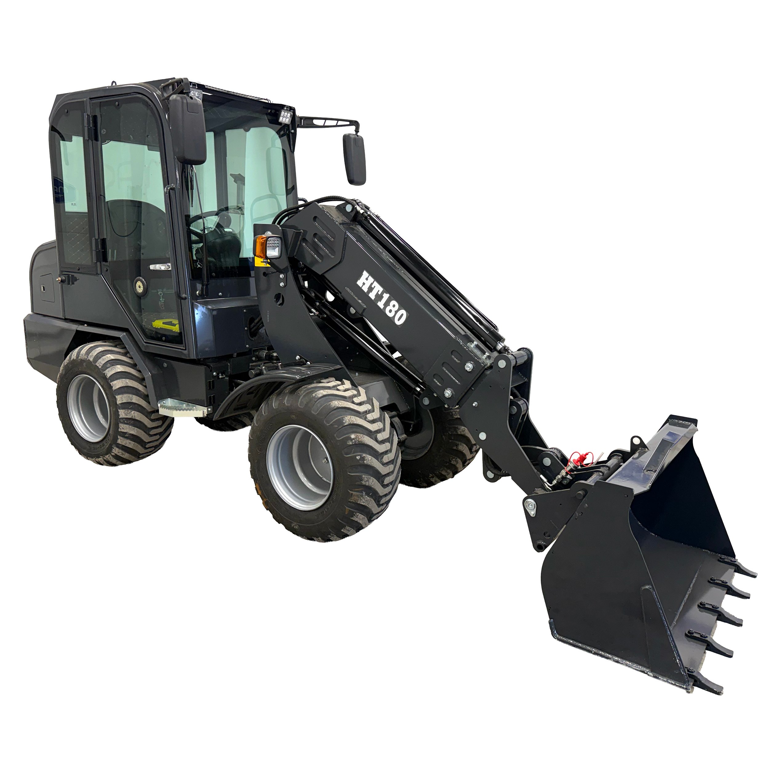 Pienkuormaaja 2000 kg teleskooppipuomilla, Caivu