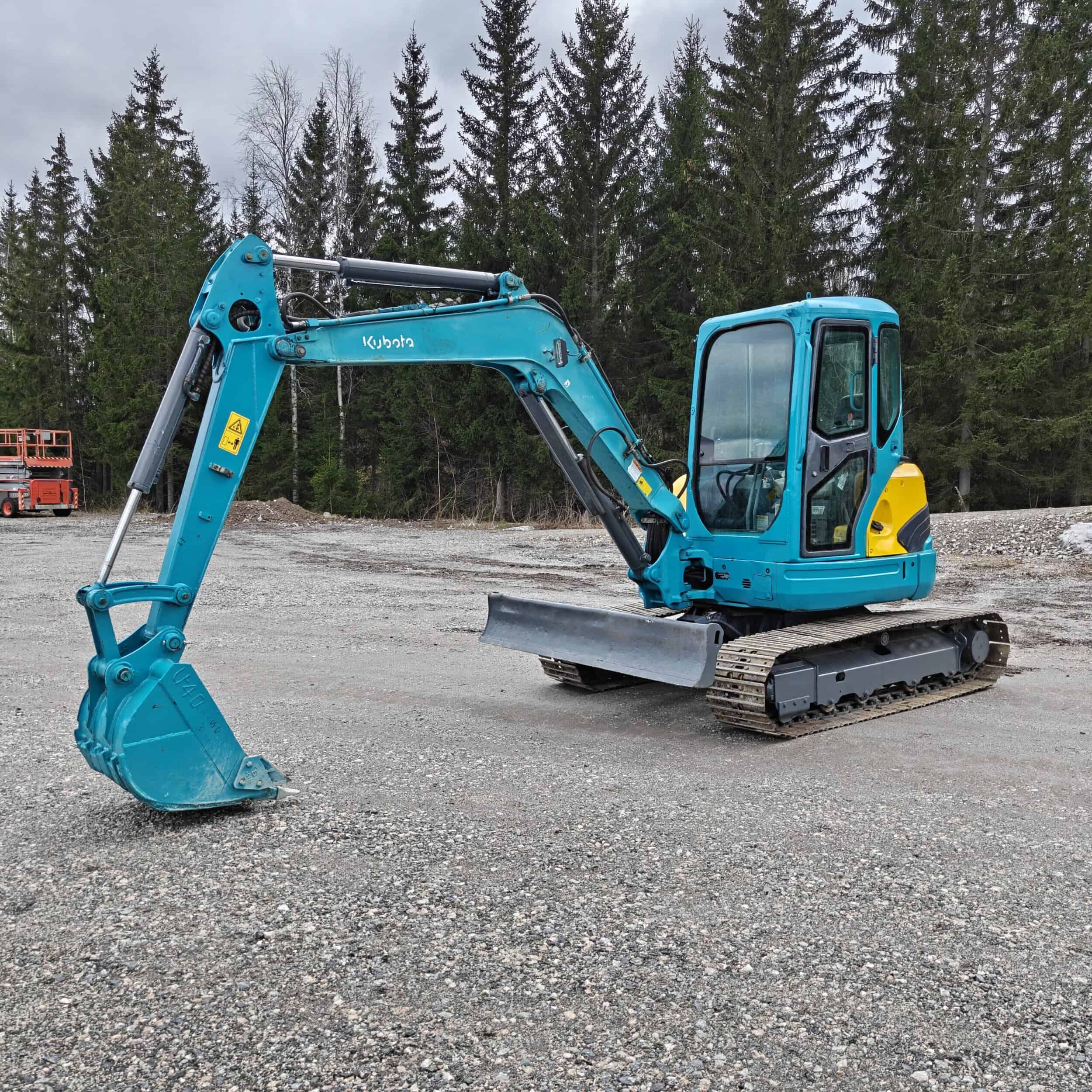 Kubota U50-3S Rautatelainen minikaivuri vm 2012