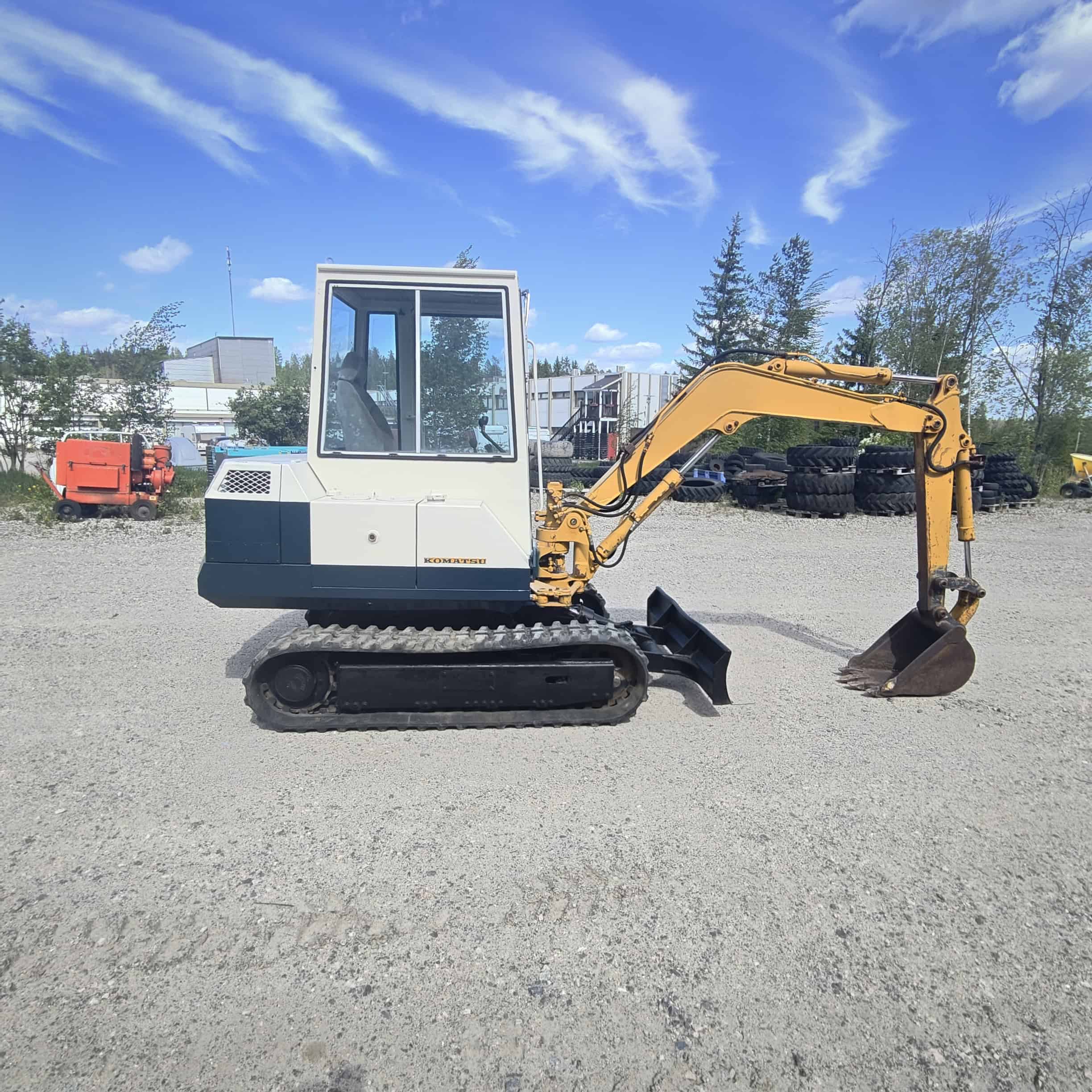 KOMATSU PC20-5 Käytetty kumitelainen minikaivuri - Image 4