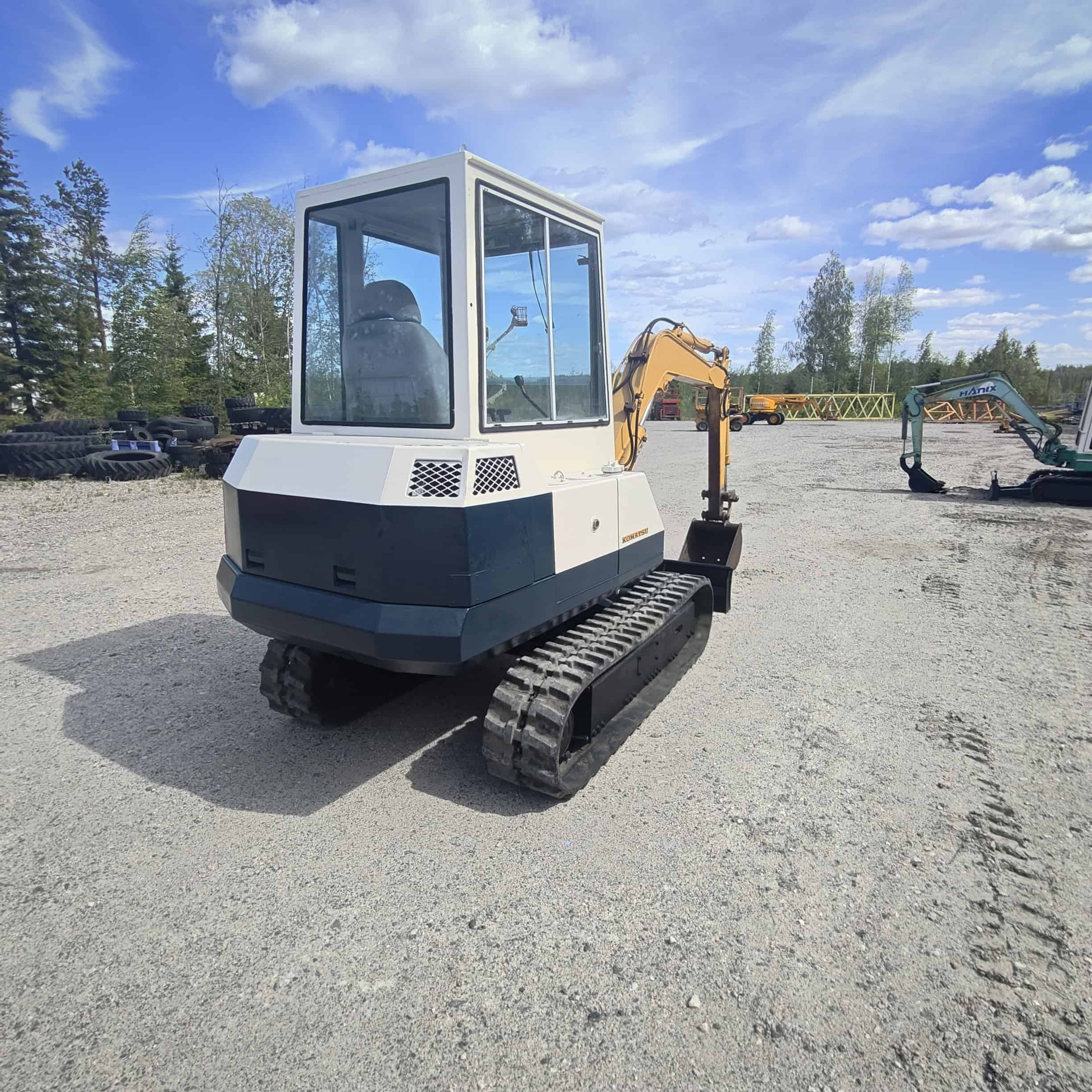 KOMATSU PC20-5 Käytetty kumitelainen minikaivuri - Image 5