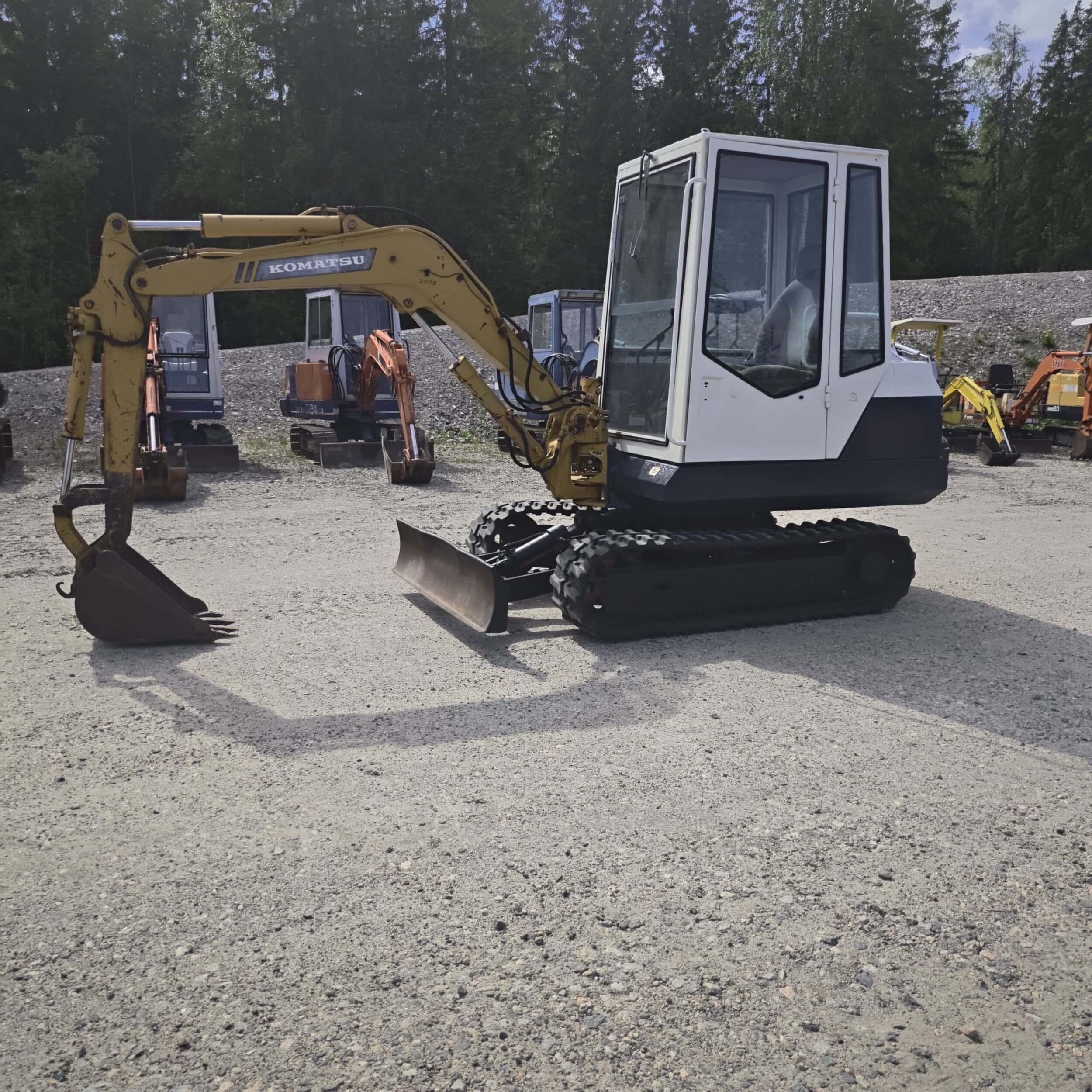 KOMATSU PC20-5 Käytetty kumitelainen minikaivuri - Image 8