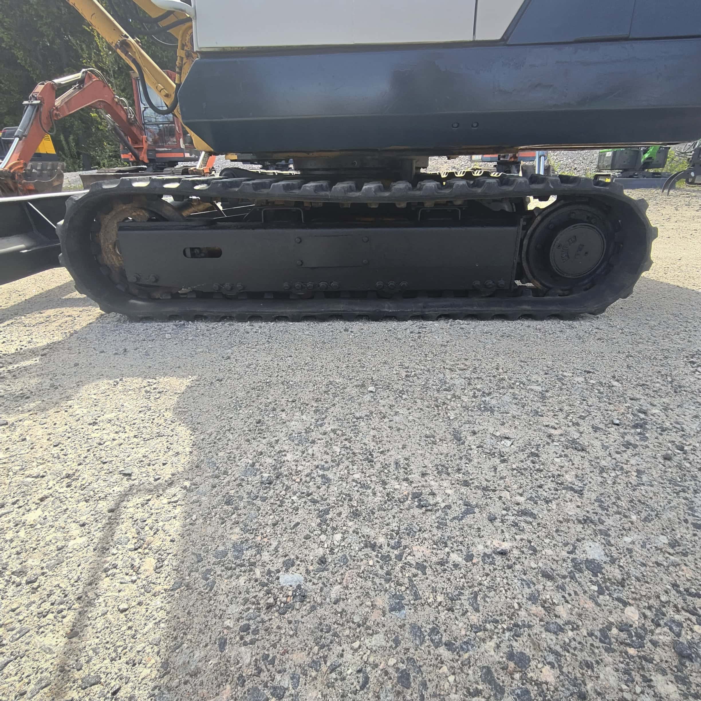 KOMATSU PC20-5 Käytetty kumitelainen minikaivuri - Image 11