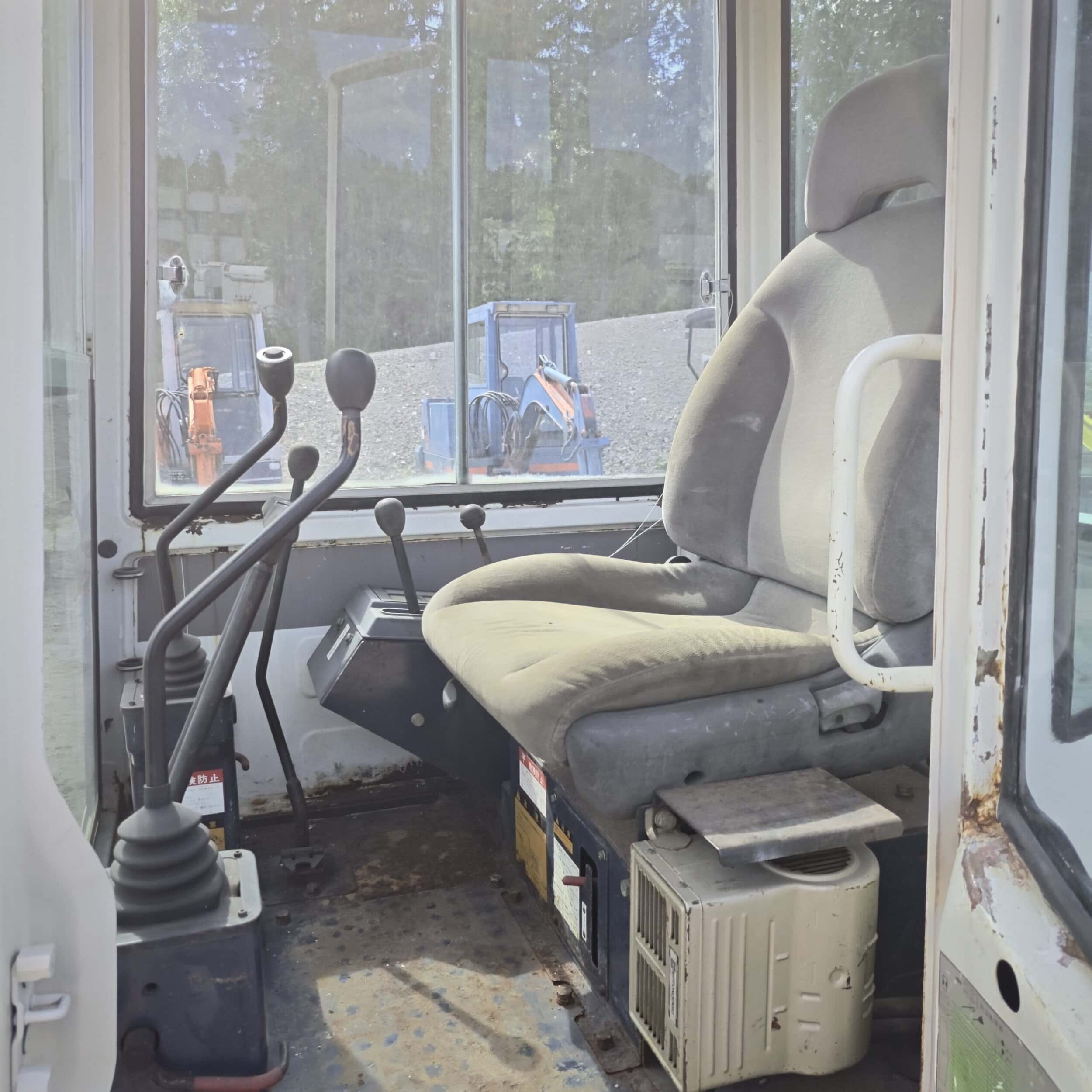 KOMATSU PC20-5 Käytetty kumitelainen minikaivuri - Image 19