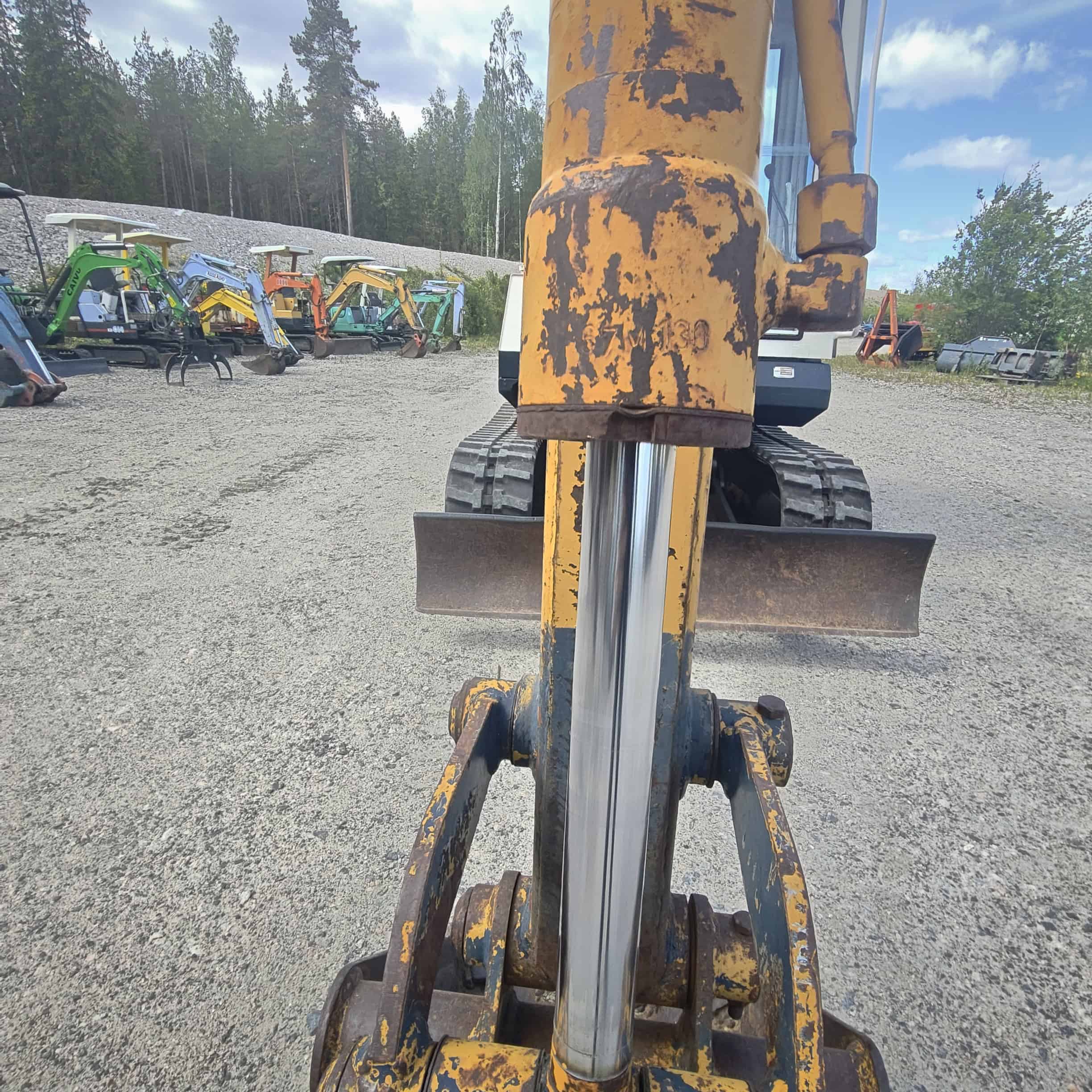 KOMATSU PC20-5 Käytetty kumitelainen minikaivuri - Image 13
