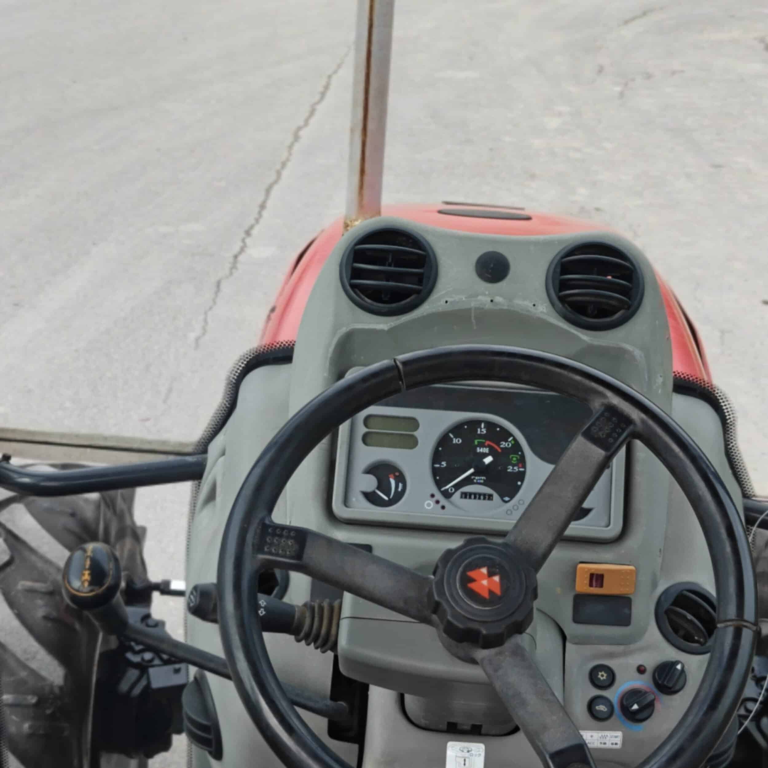 MASSEY FERGUSON MF2220 4WD Traktori - Image 11