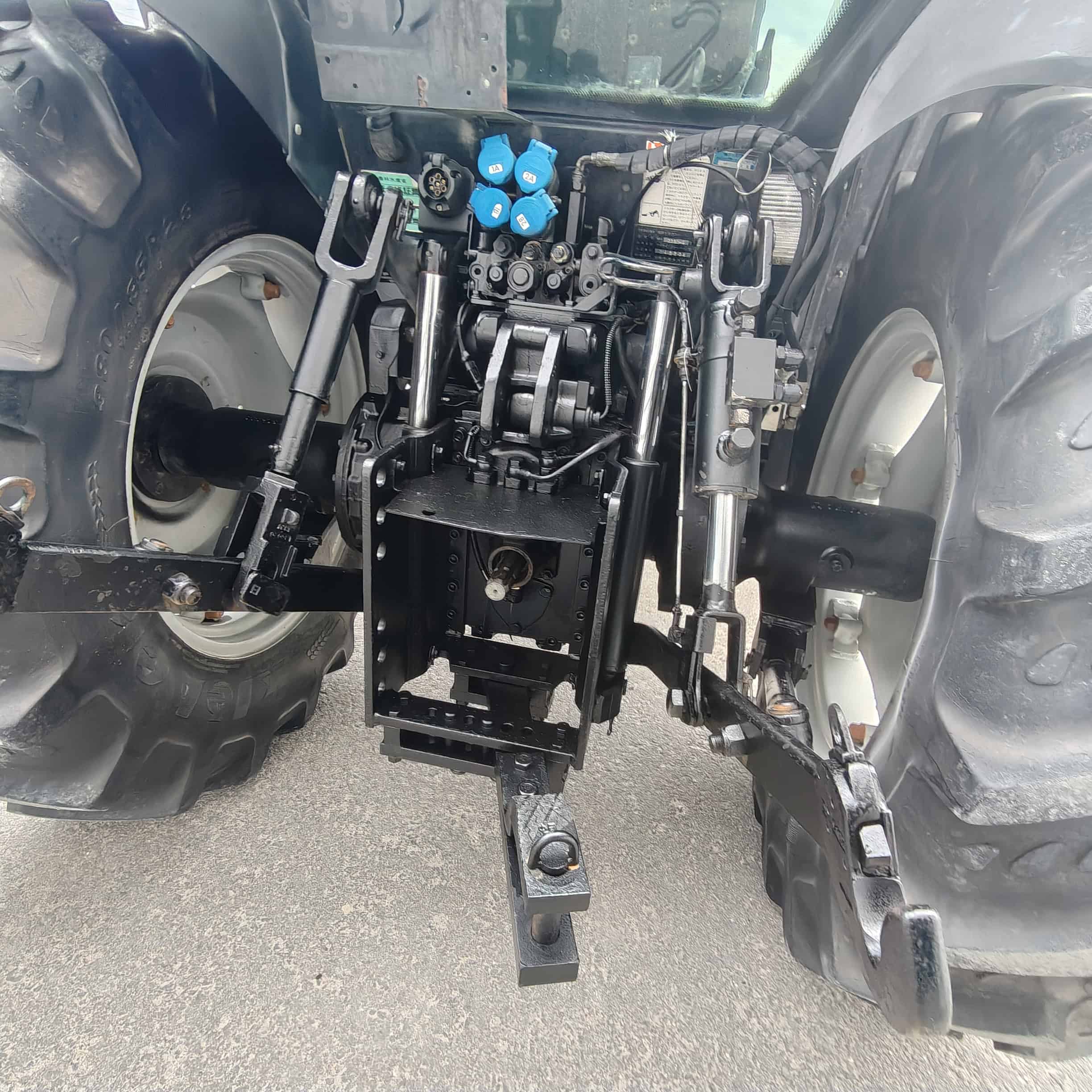MASSEY FERGUSON MF2220 4WD Traktori - Image 13