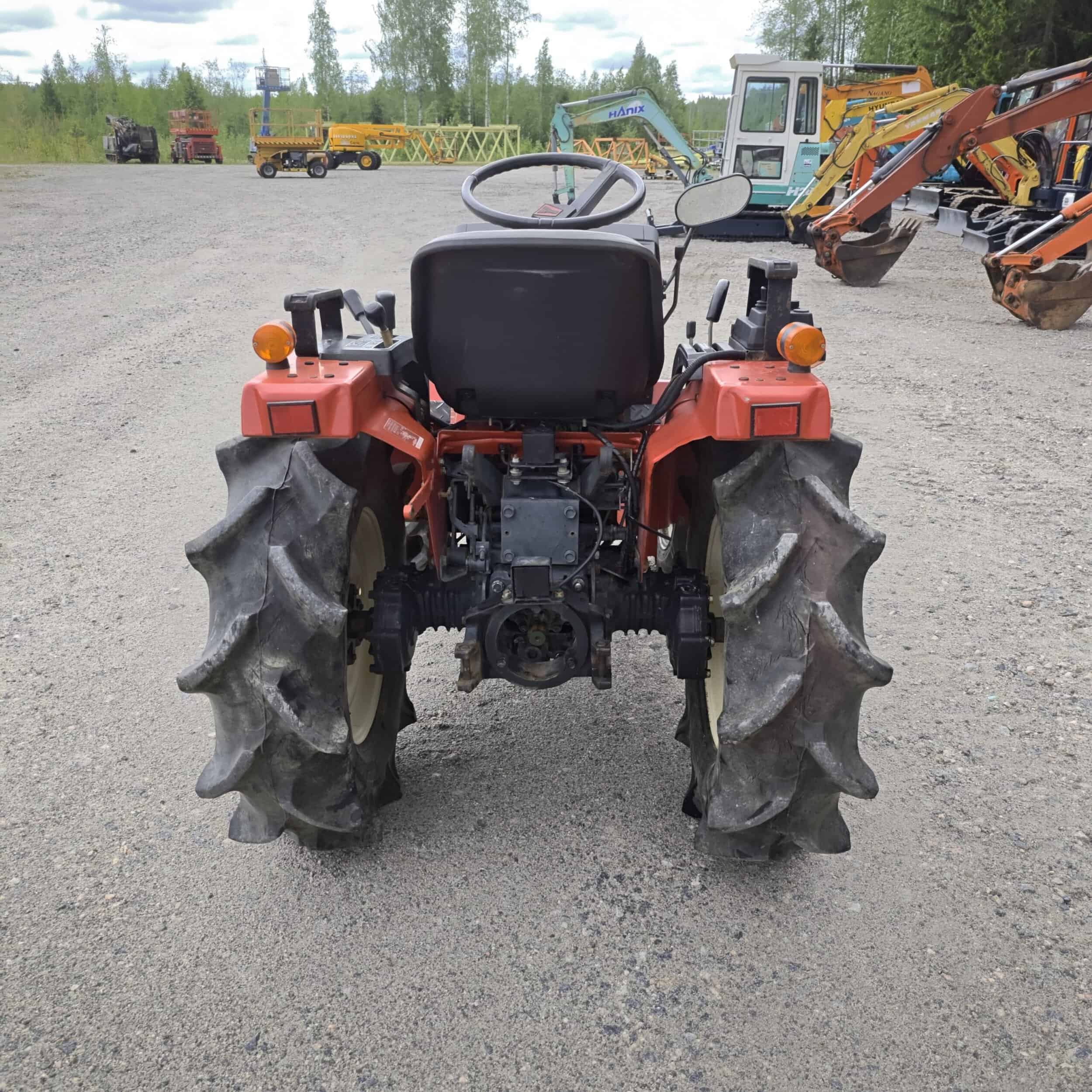 YANMAR KE3 4WD 13 hp Minitraktori - Image 11