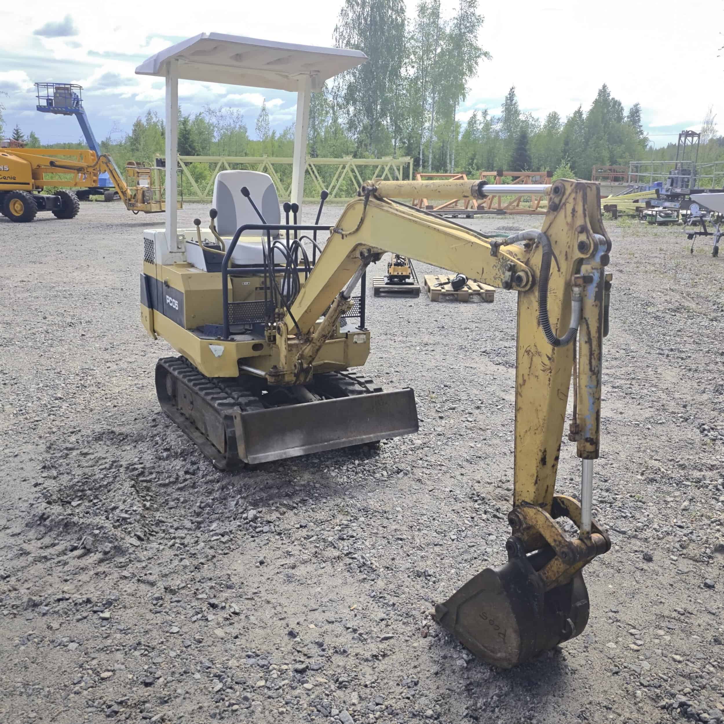 Komatsu PC05-6 KOMATSU PC05-6 kumitelainen minikaivuri - Image 4