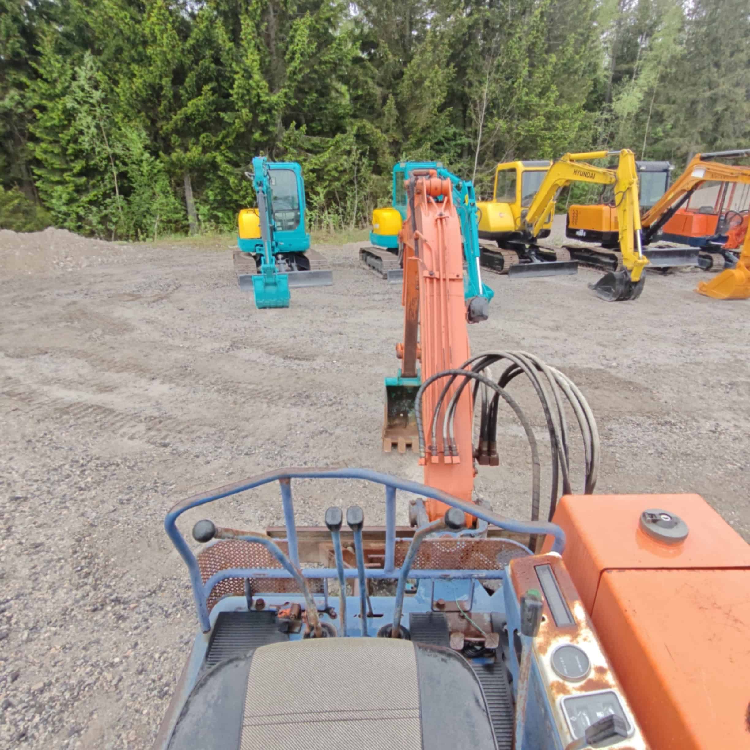 Kubota KH-030 Käytetty kumitelainen minikaivuri - Image 16