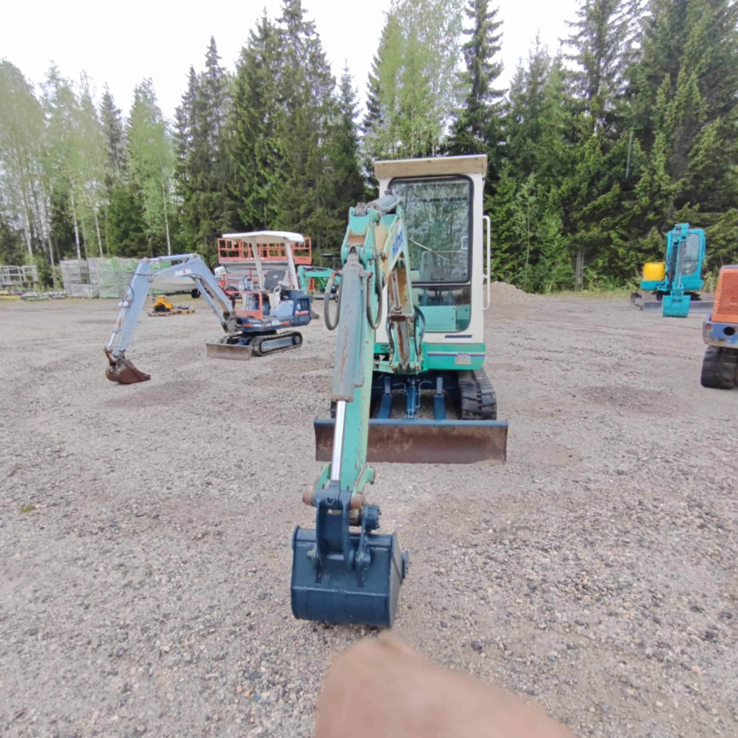 HANIX H24 Käytetty kumitelainen minikaivuri - Image 6