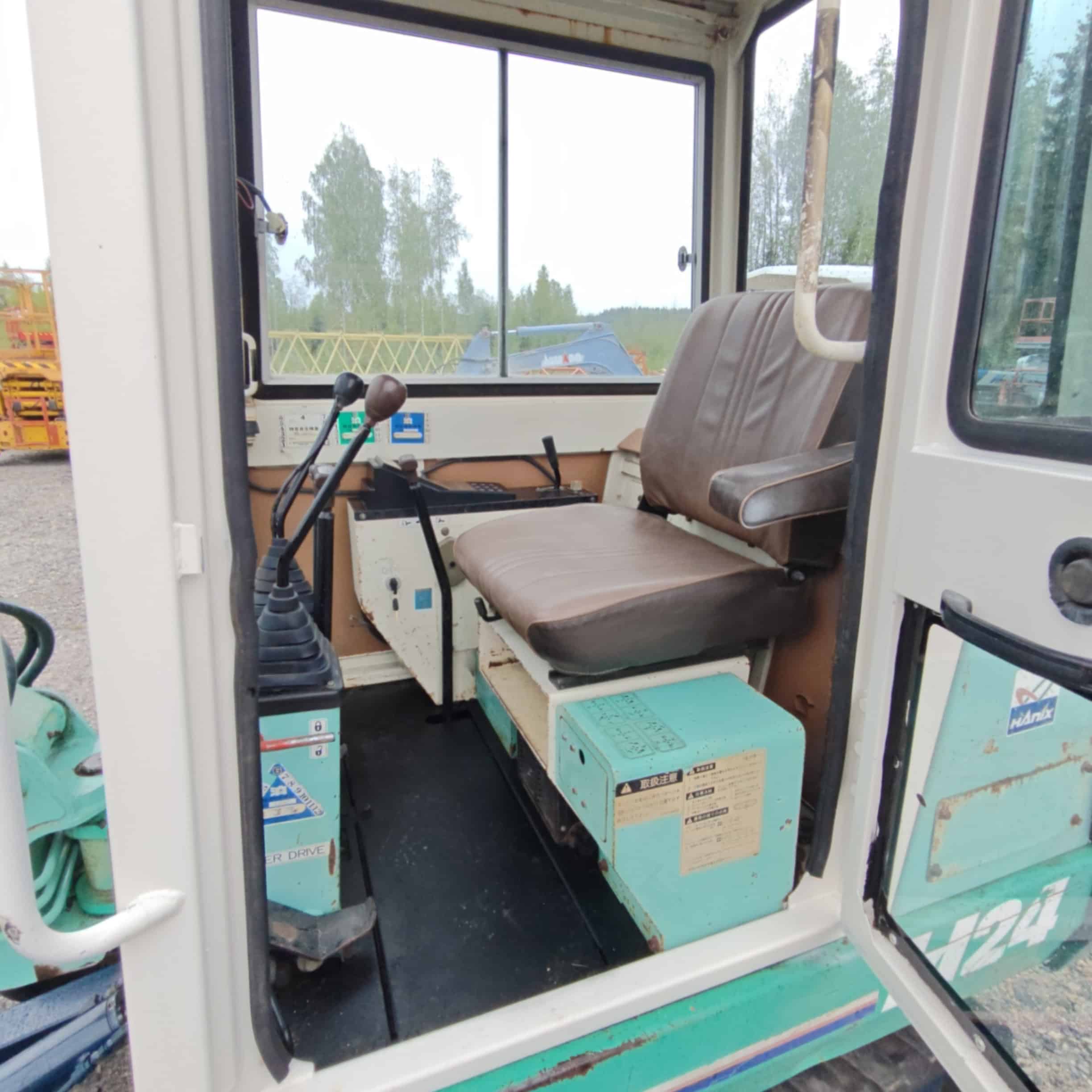 HANIX H24 Käytetty kumitelainen minikaivuri - Image 19