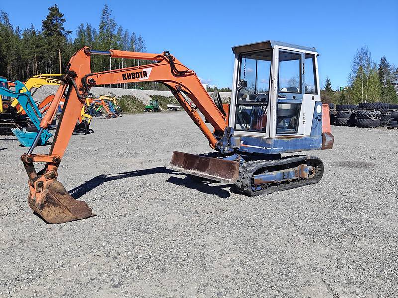 KUBOTA KH-030 kumitelainen minikaivuri