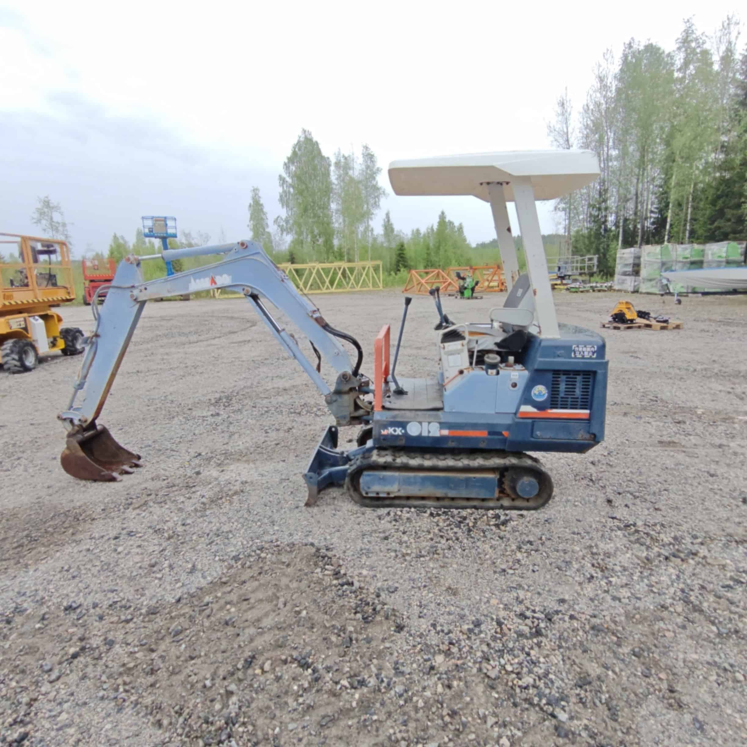 KUBOTA KX-012 Käytetty kumitelainen minikaivuri - Image 3