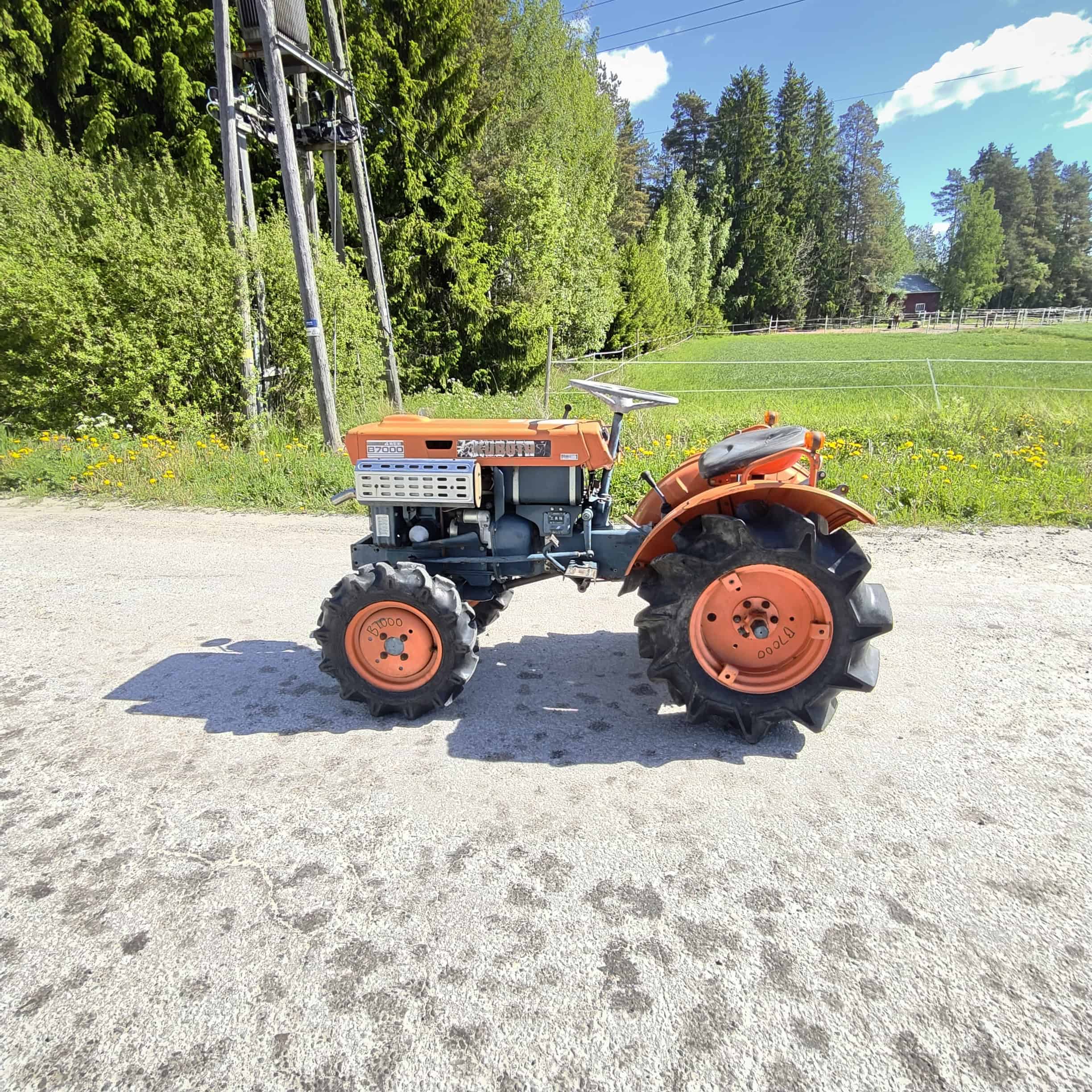 KUBOTA B7000 4WD 14hp Minitraktori (Pto) - Image 3