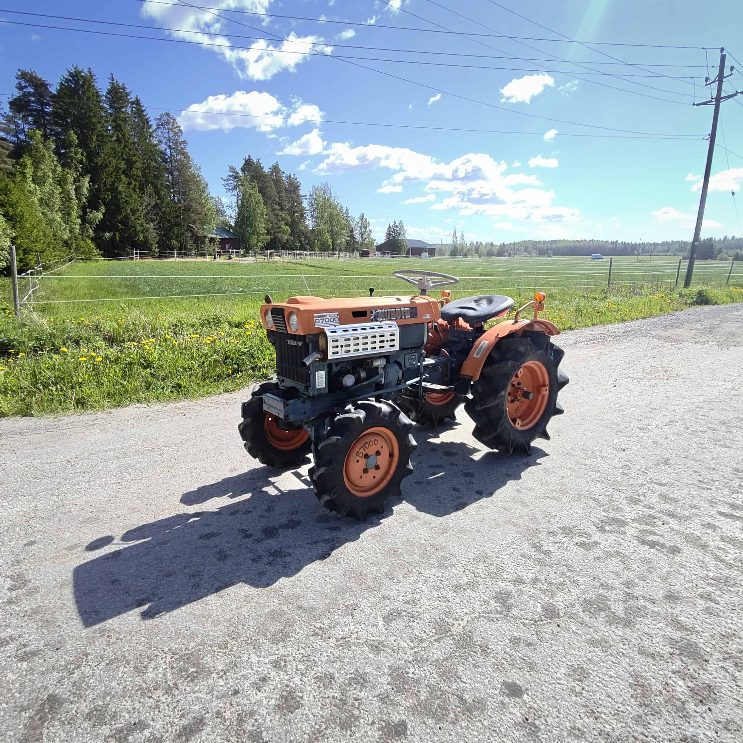 KUBOTA B7000 4WD 14hp Minitraktori (Pto) - Image 10