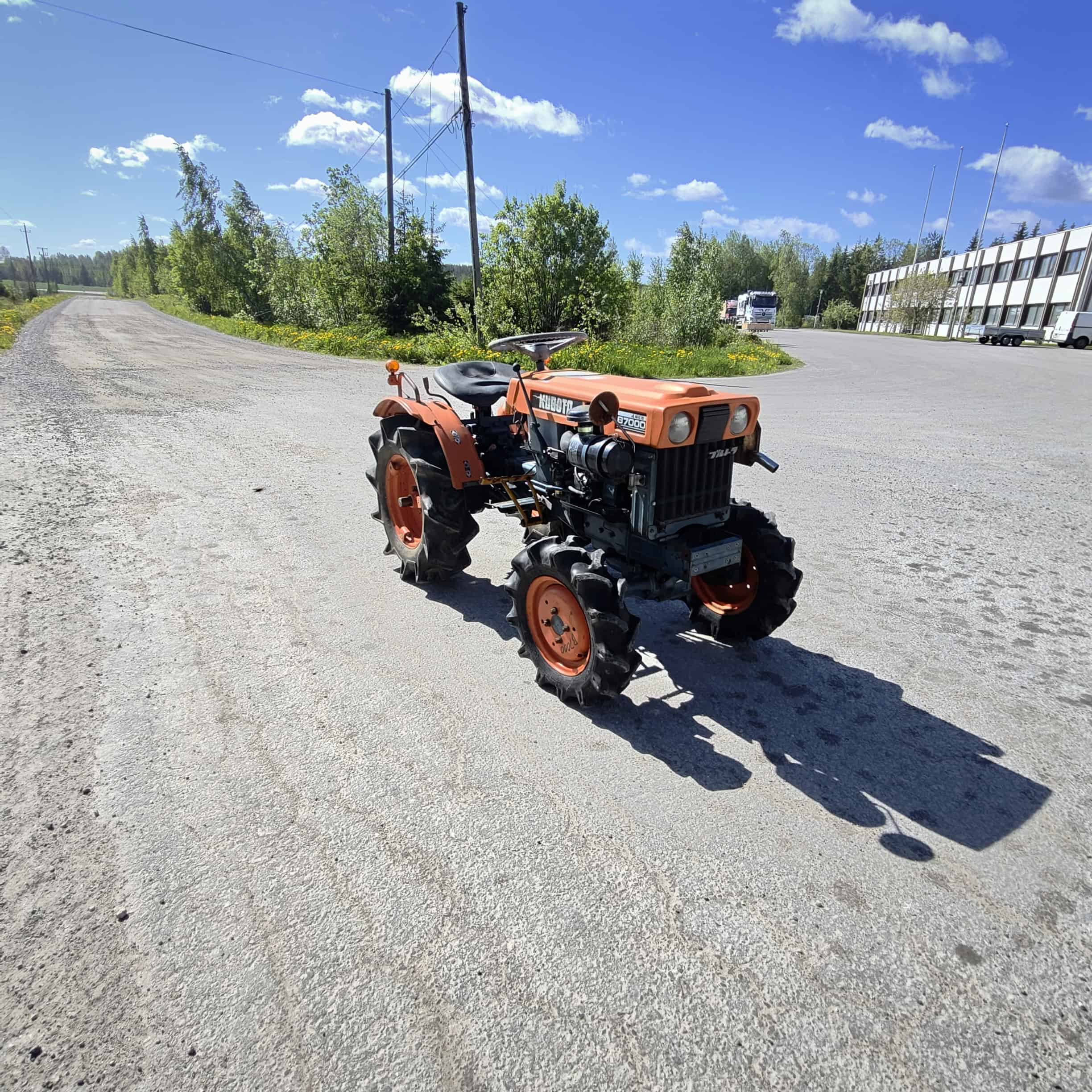 KUBOTA B7000 4WD 14hp Minitraktori (Pto) - Image 8