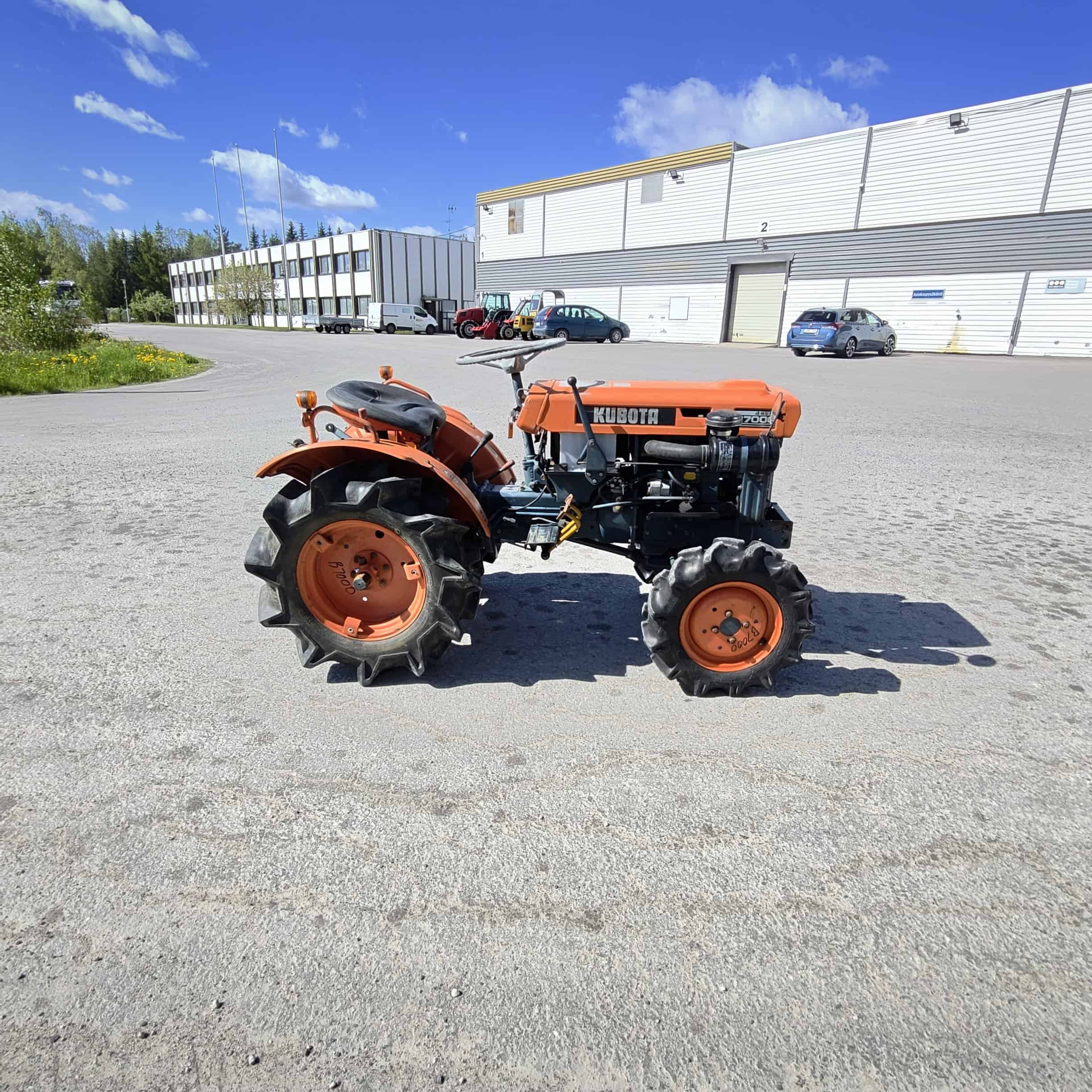 KUBOTA B7000 4WD 14hp Minitraktori (Pto) - Image 7