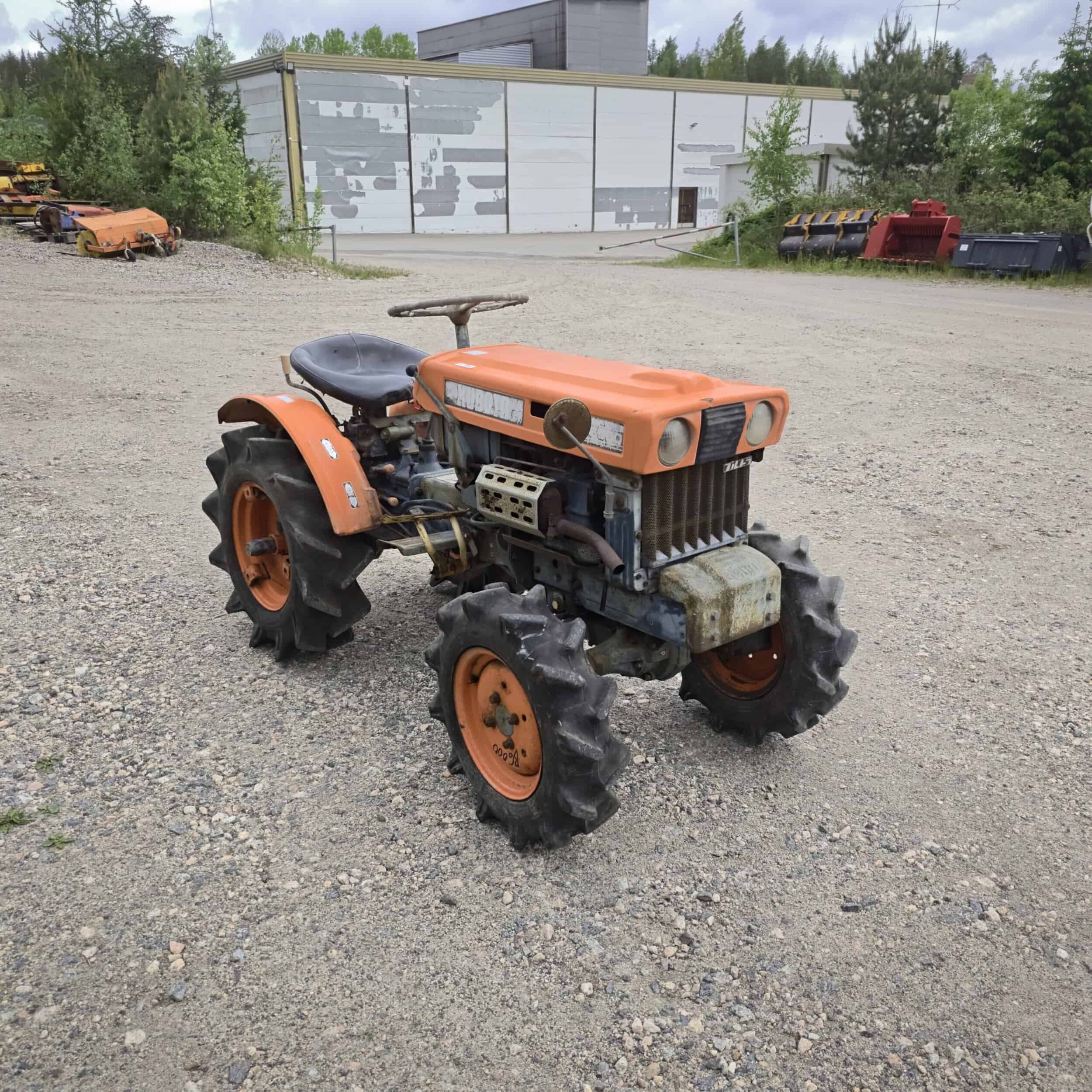 KUBOTA B6000 4WD 10,5hp Minitraktori - Image 3