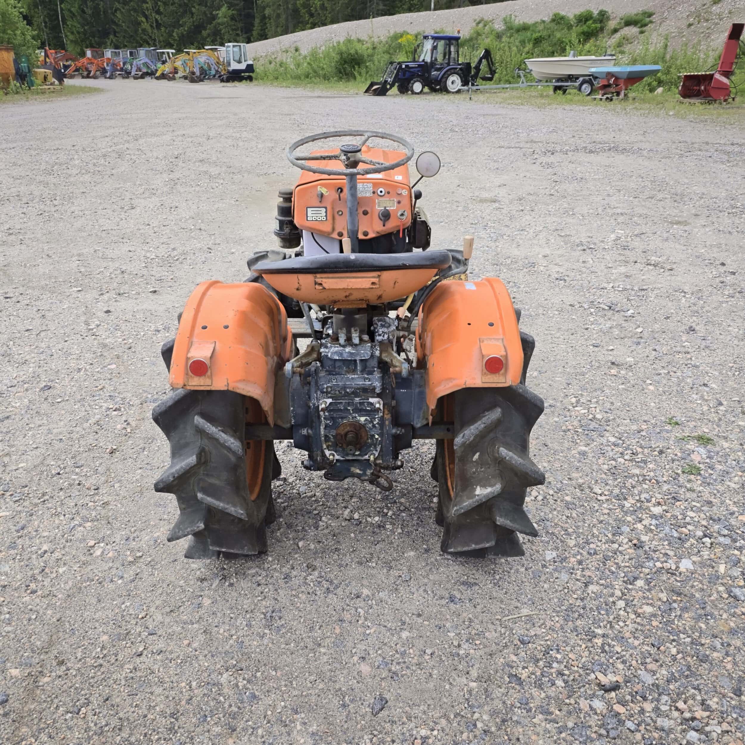 KUBOTA B6000 4WD 10,5hp Minitraktori - Image 6