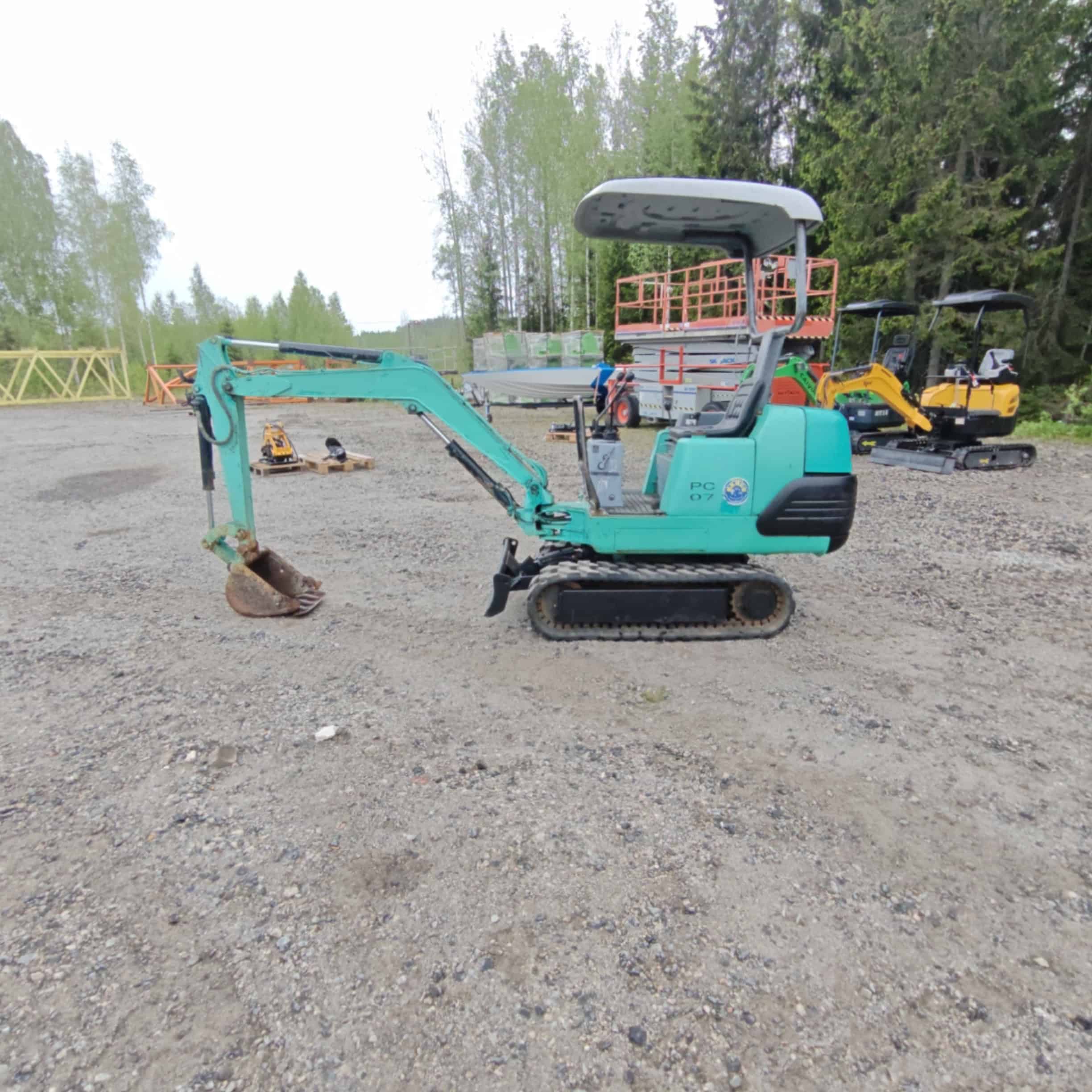 Komatsu PC07-2 Käytetty Kumitelainen minikaivuri - Image 5