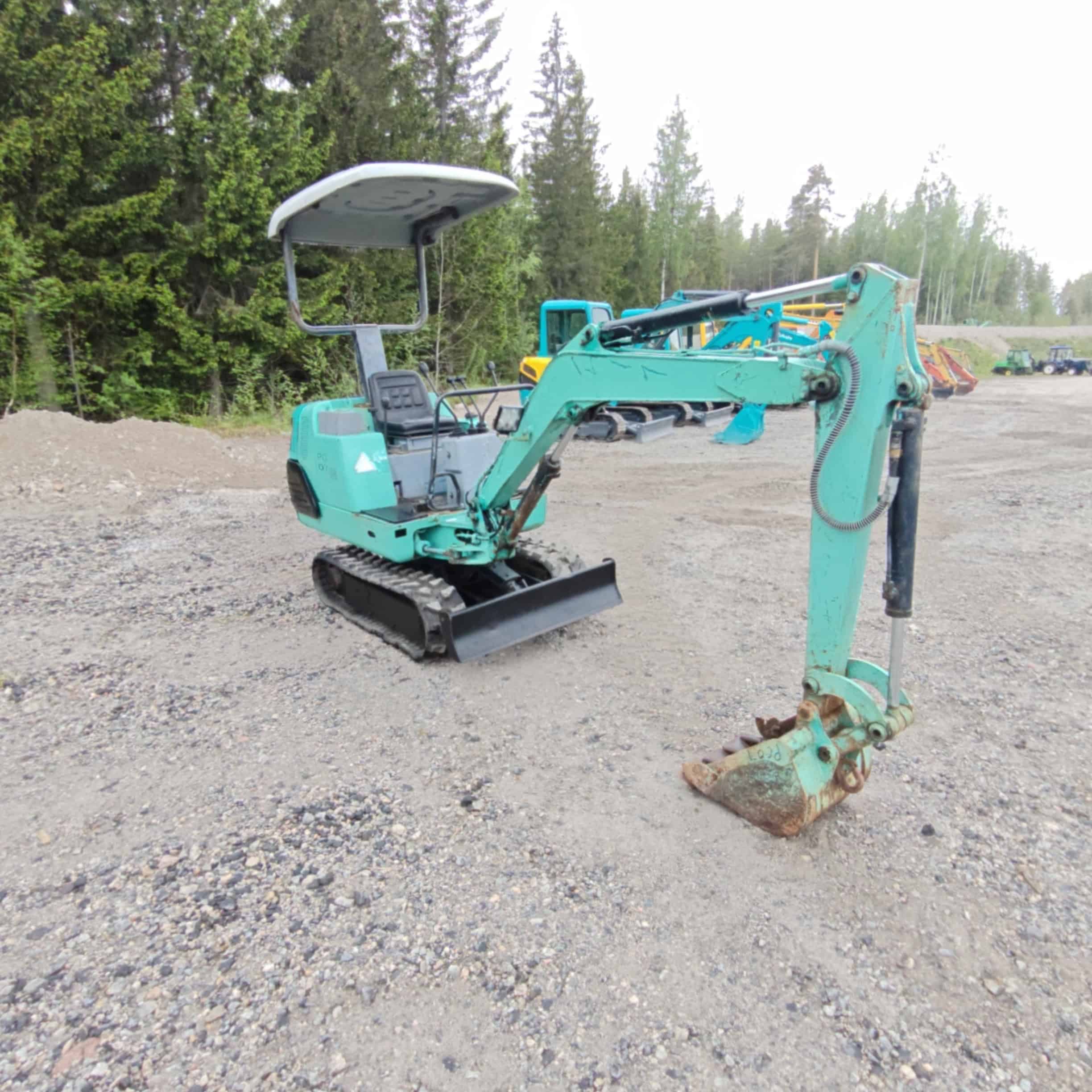 Komatsu PC07-2 Käytetty Kumitelainen minikaivuri - Image 3