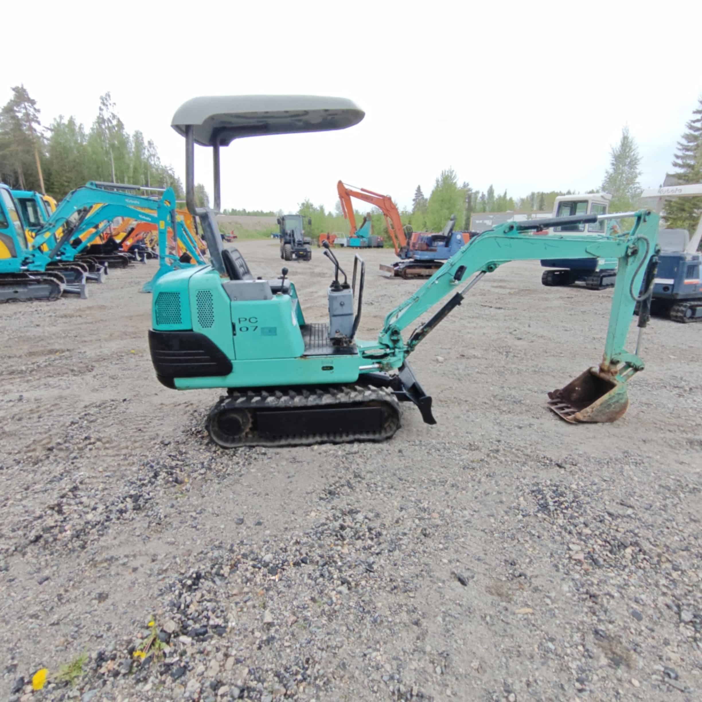 Komatsu PC07-2 Käytetty Kumitelainen minikaivuri - Image 6