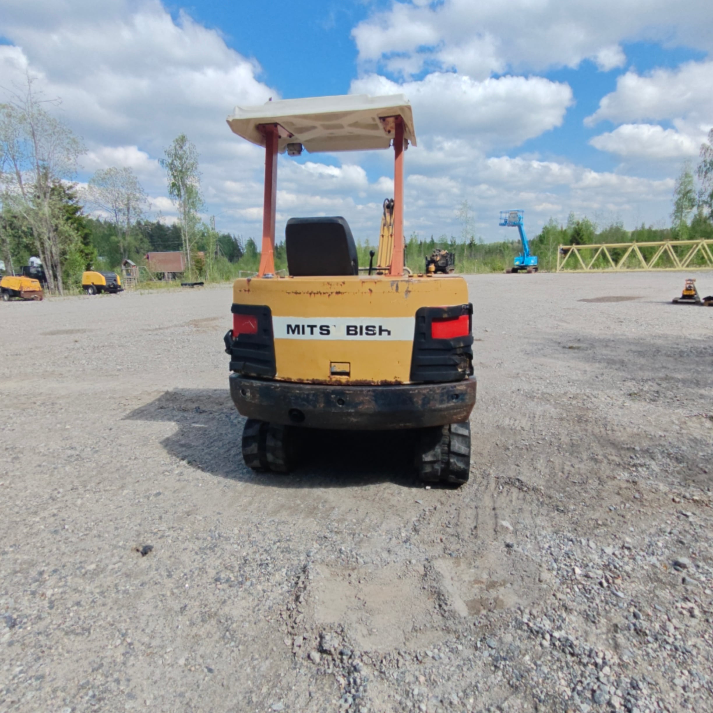 MITSUBISHI ME20 Kumitelainen minikaivuri - Image 9