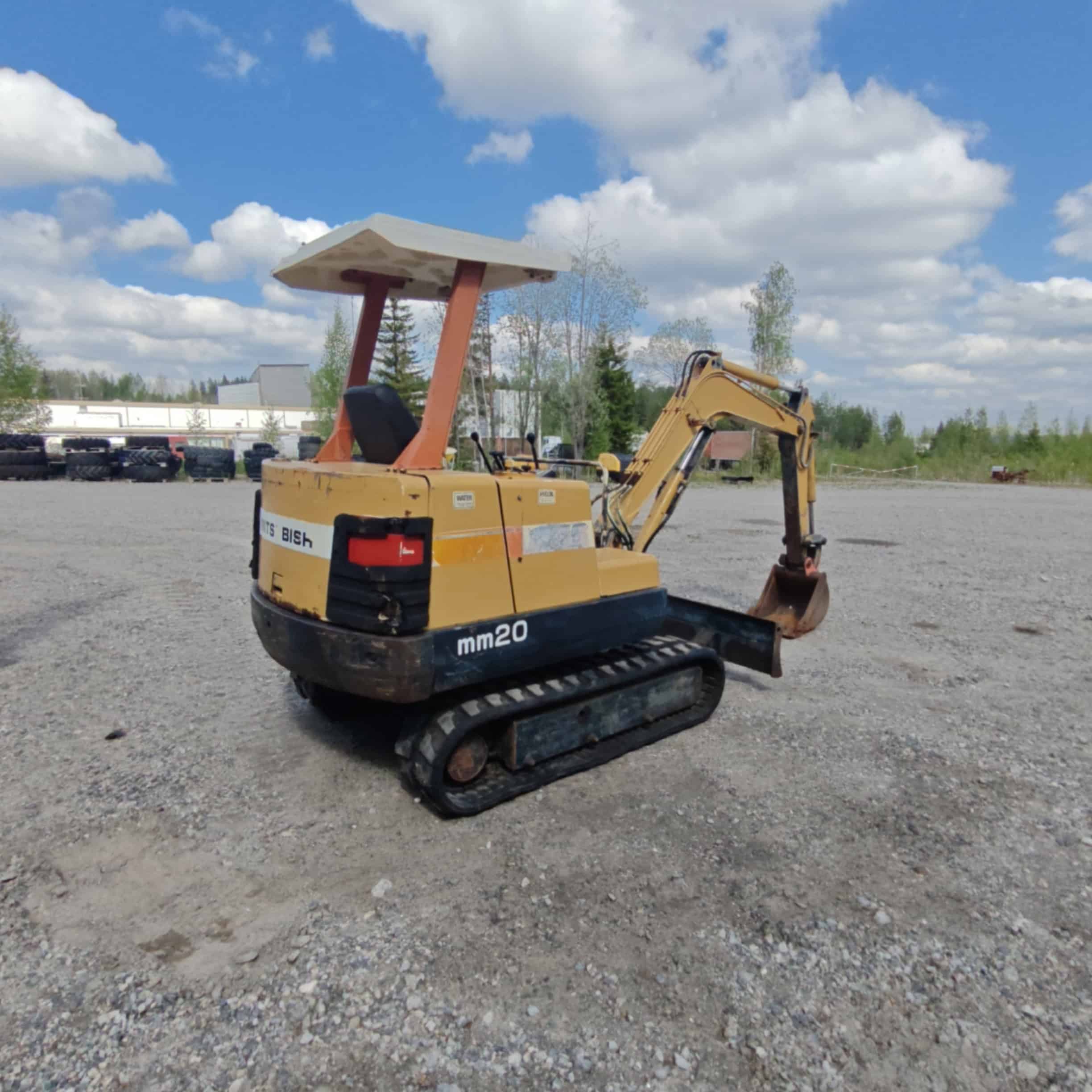 MITSUBISHI ME20 Kumitelainen minikaivuri