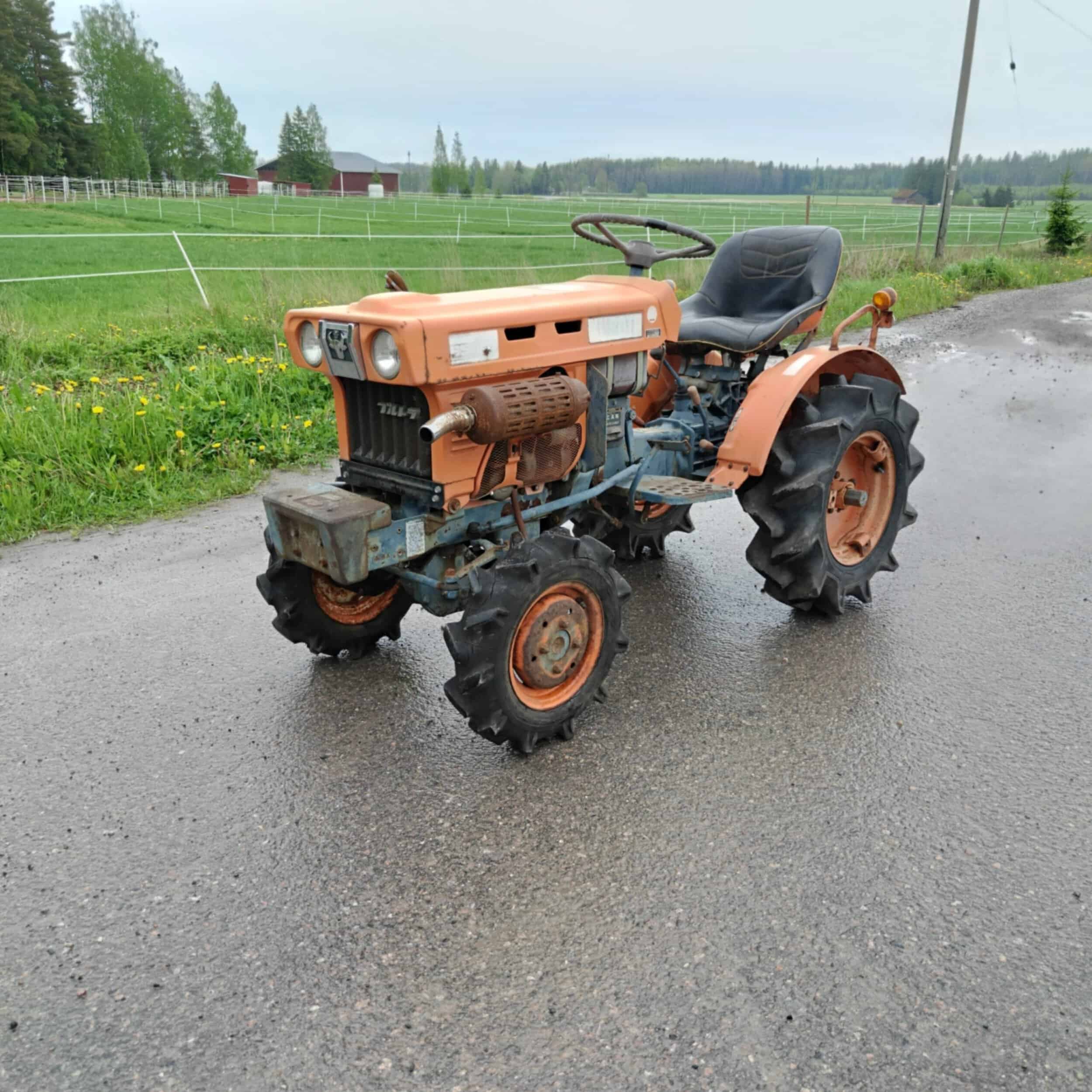 KUBOTA 4WD B5001 10hp Minitraktori (Pto)