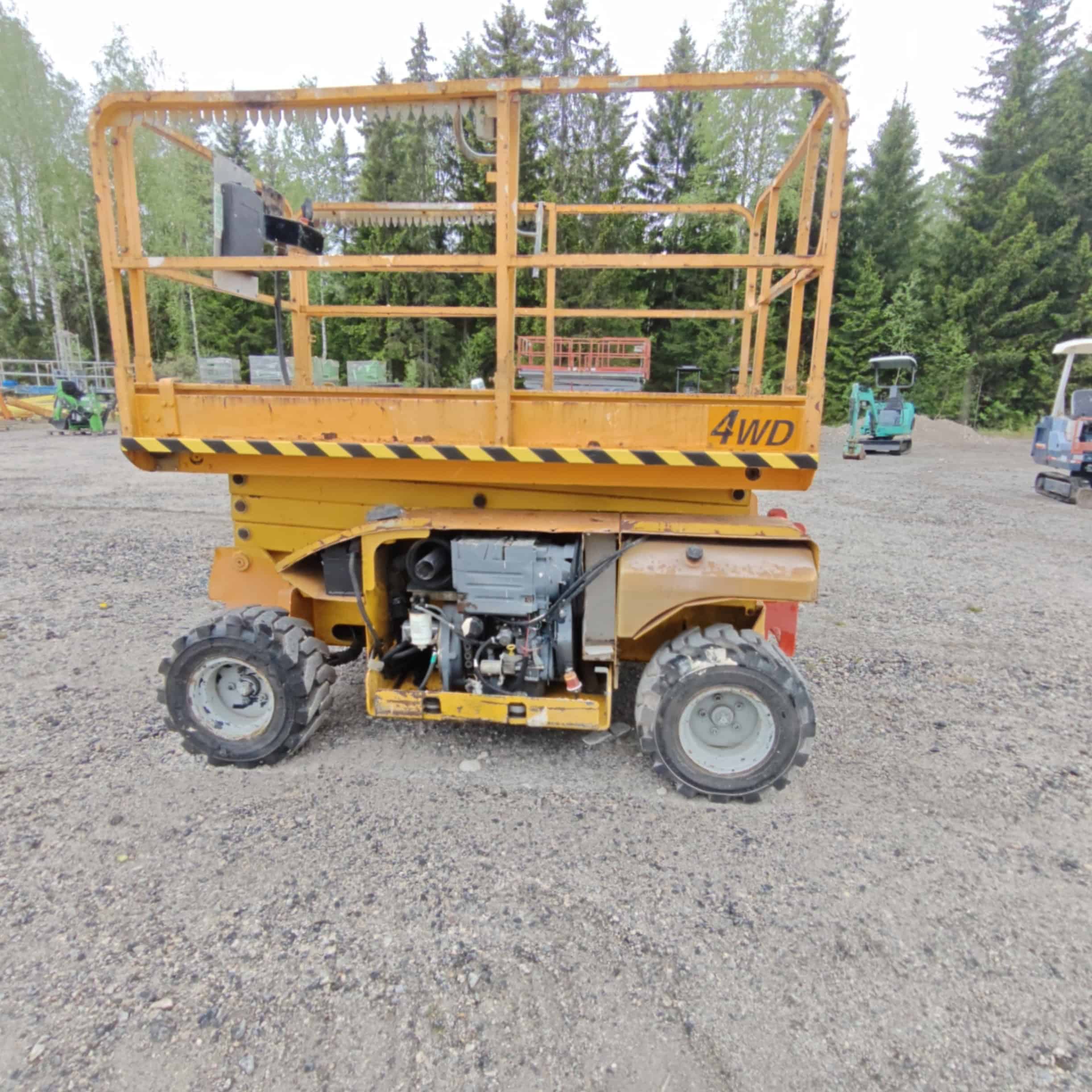 Haulotte Compact 10DX 4x4 Diesel saksilavanostin - Image 5