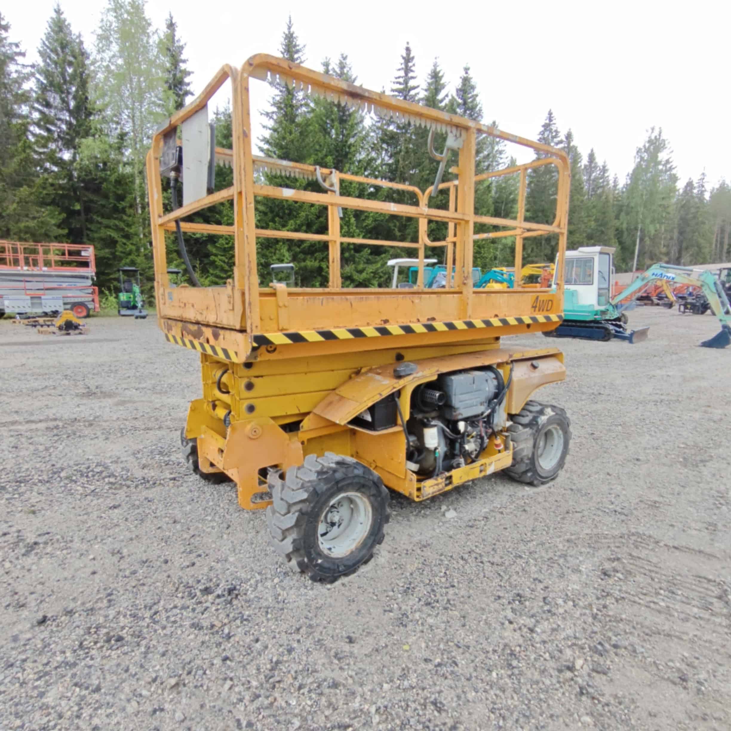 Haulotte Compact 10DX 4x4 Diesel saksilavanostin - Image 8